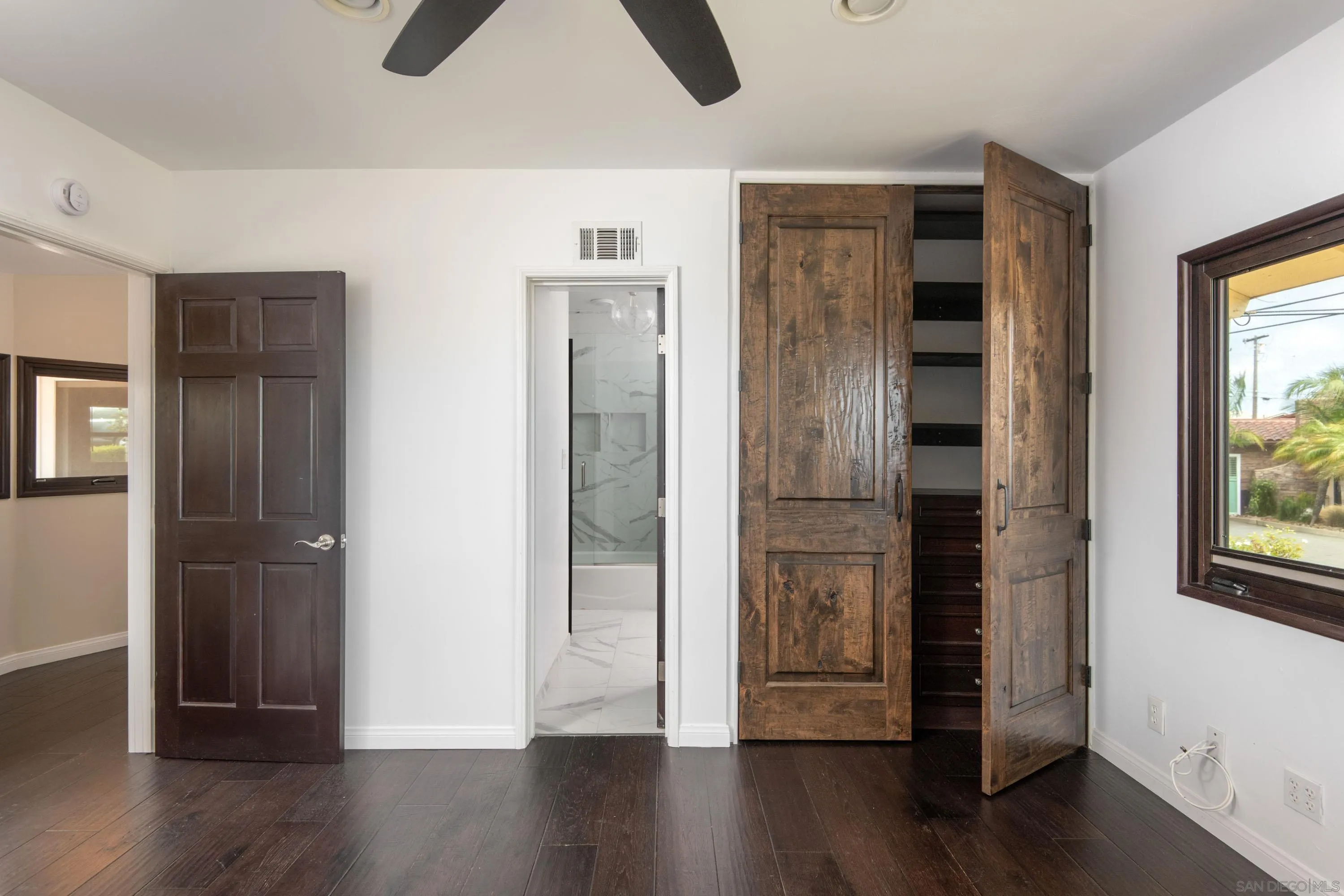 https://cdn.realtyfeed.com/cdn/127/250040020/b1d581d69dd4f61d9e07d4d3ead4155d.webp