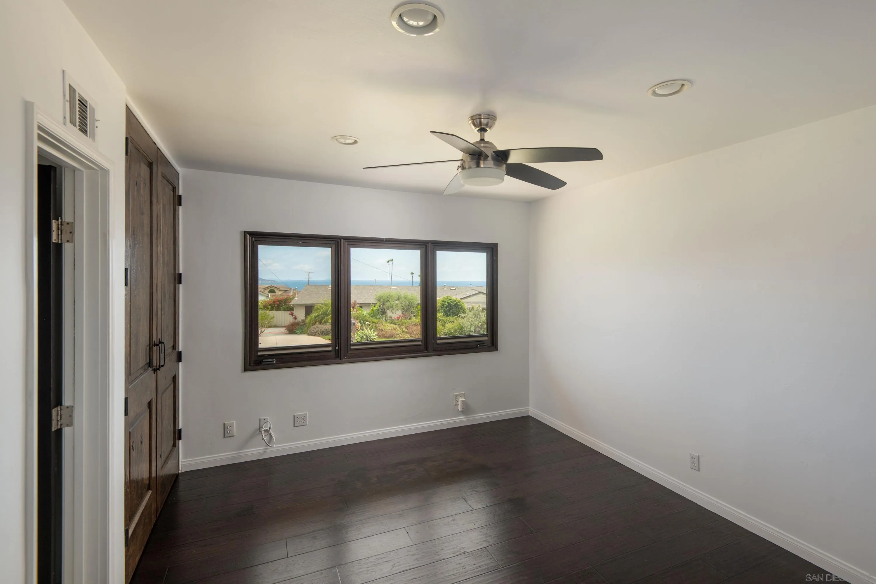https://cdn.realtyfeed.com/cdn/127/250040020/b56a23aa797c7797ba903bfddda07b47.webp