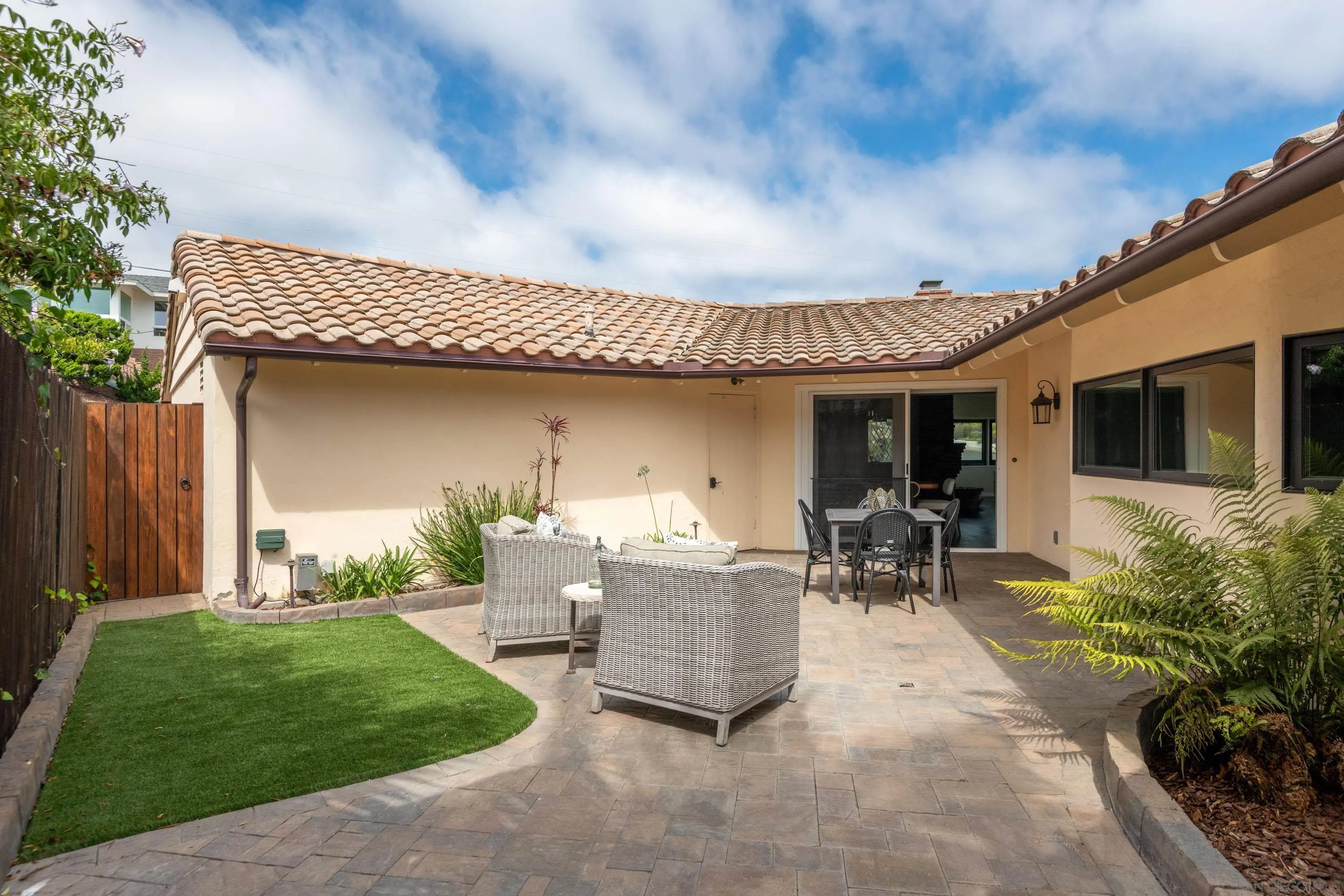 https://cdn.realtyfeed.com/cdn/127/250040020/d0cad8bc3ea89e2034ffde3add3f0aa6.webp