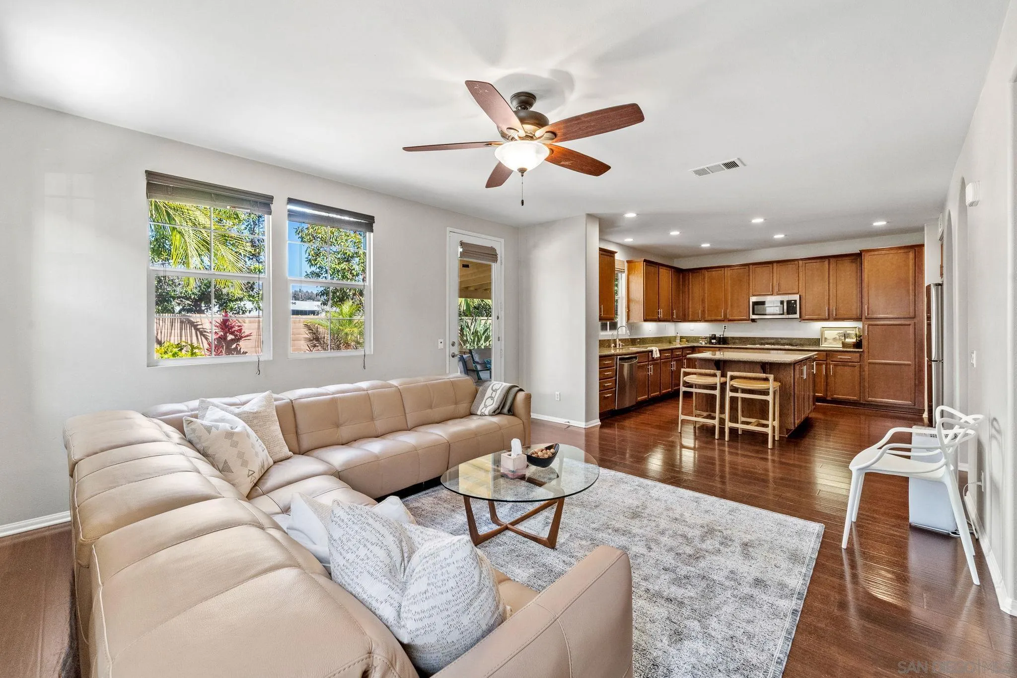 https://cdn.realtyfeed.com/cdn/127/250040024/14dbe90a08bcd3b9236530f721f94167.webp