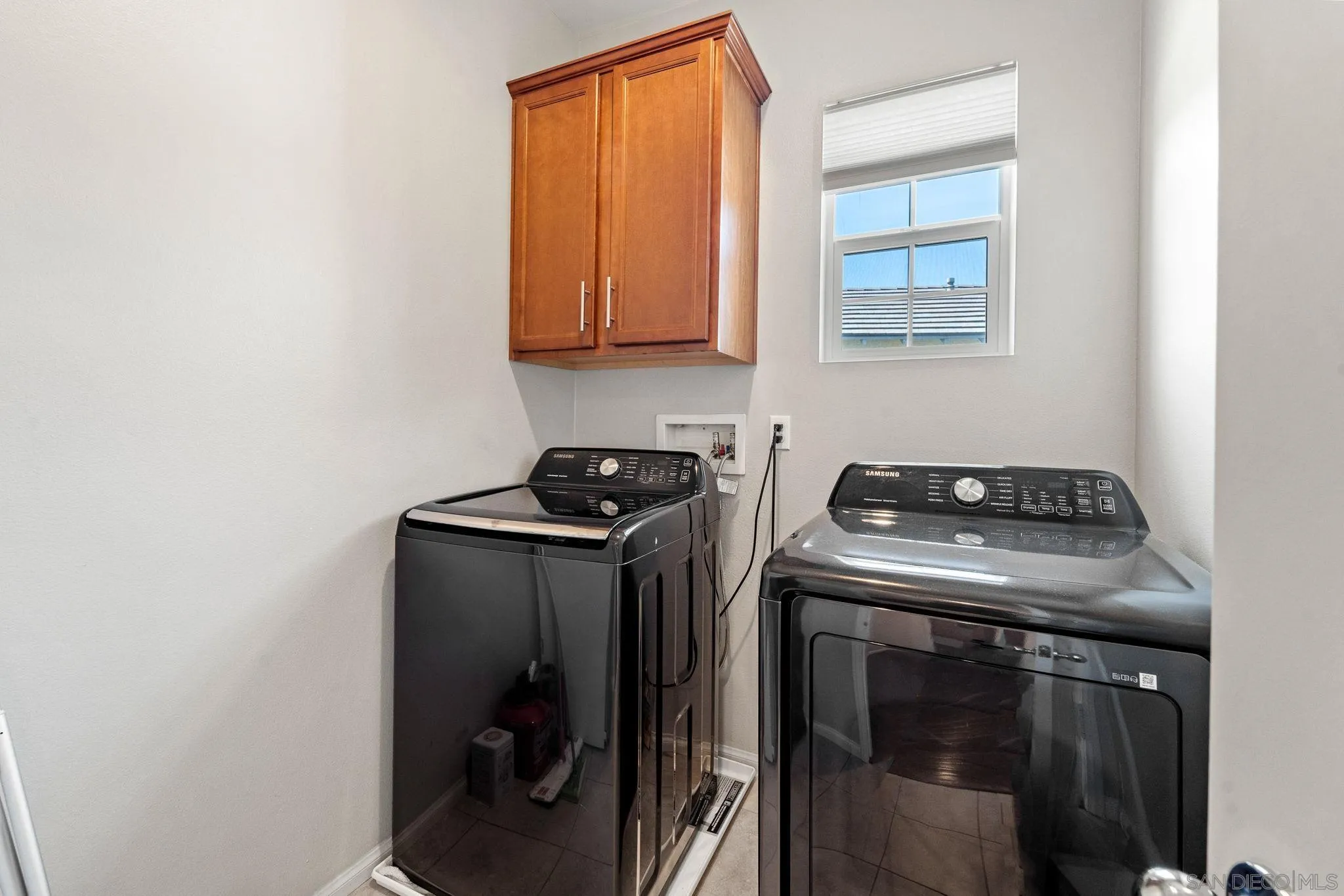 https://cdn.realtyfeed.com/cdn/127/250040024/1e8b6d98af52a1689fa7b7a08fb3d235.webp