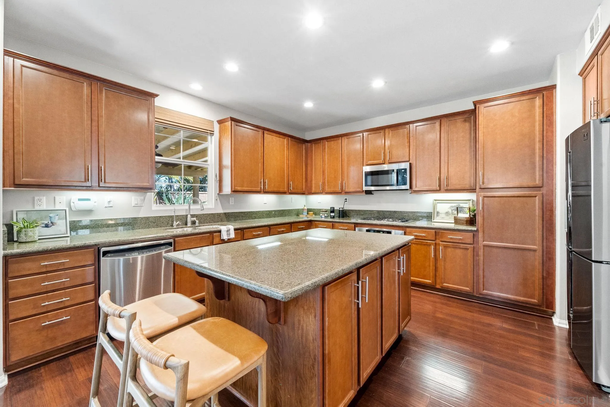 https://cdn.realtyfeed.com/cdn/127/250040024/5eba713565eefba5fd2cb103767c1601.webp