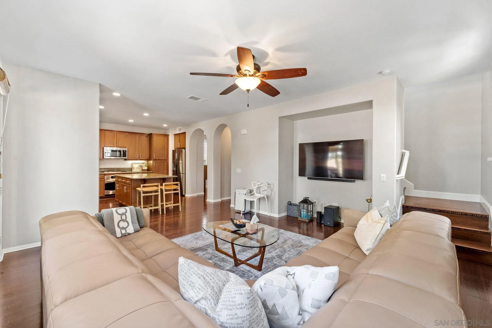 https://cdn.realtyfeed.com/cdn/127/250040024/6475671fddef3a58abd288a5a551bfc0.webp