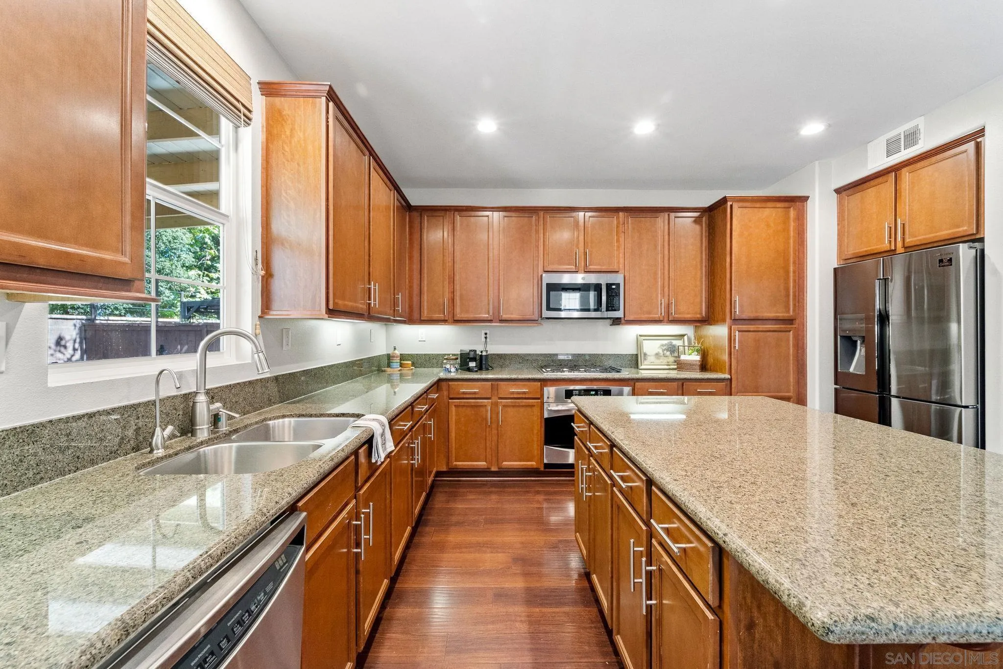 https://cdn.realtyfeed.com/cdn/127/250040024/b908eea199cd17ec40dc8c5e0123c5e5.webp