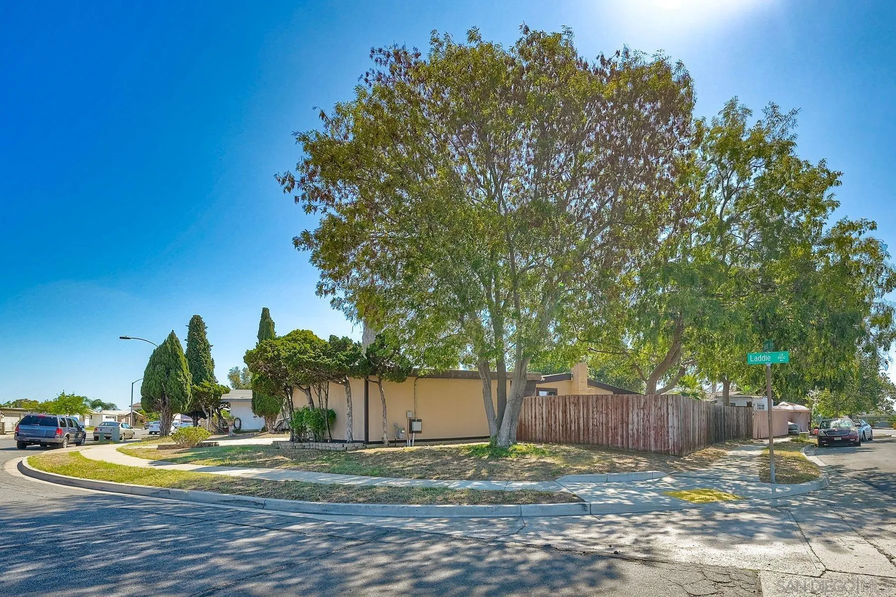 https://cdn.realtyfeed.com/cdn/127/250040028/2d2a63266ac1bbd19456dda8c35e6260.webp