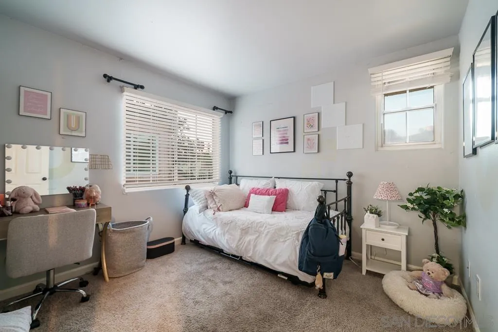 https://cdn.realtyfeed.com/cdn/127/250040030/33adbcf99f3687fd80c9e76a6960eba7.webp
