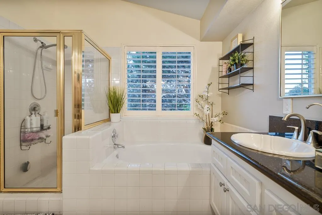 https://cdn.realtyfeed.com/cdn/127/250040030/b87eb2285f05f46a23a016e135b4a452.webp
