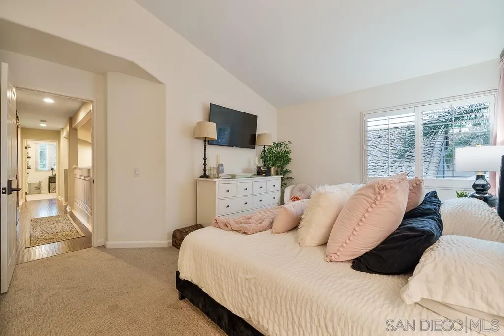 https://cdn.realtyfeed.com/cdn/127/250040030/ff30cb1960329eb1aa5fce9cefd3eea2.webp