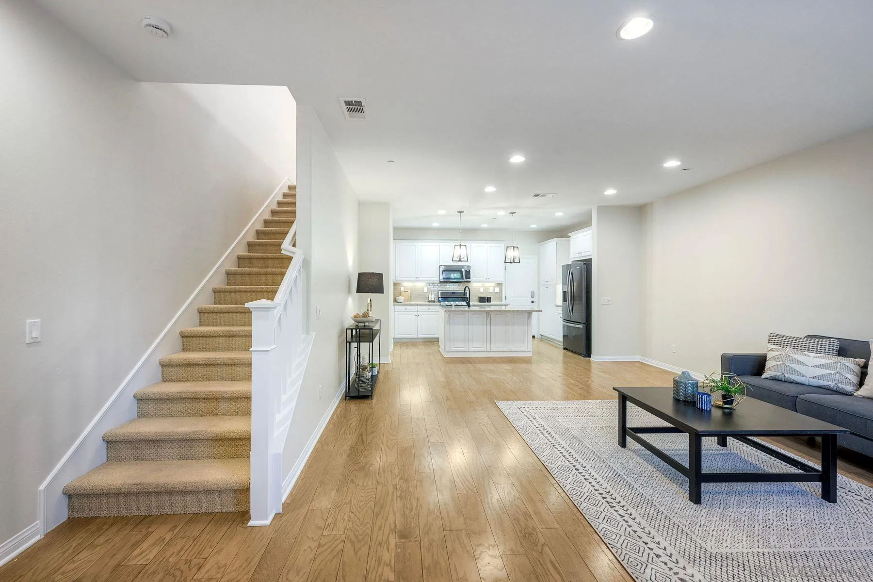 Photo #4: 250040033 Listing 