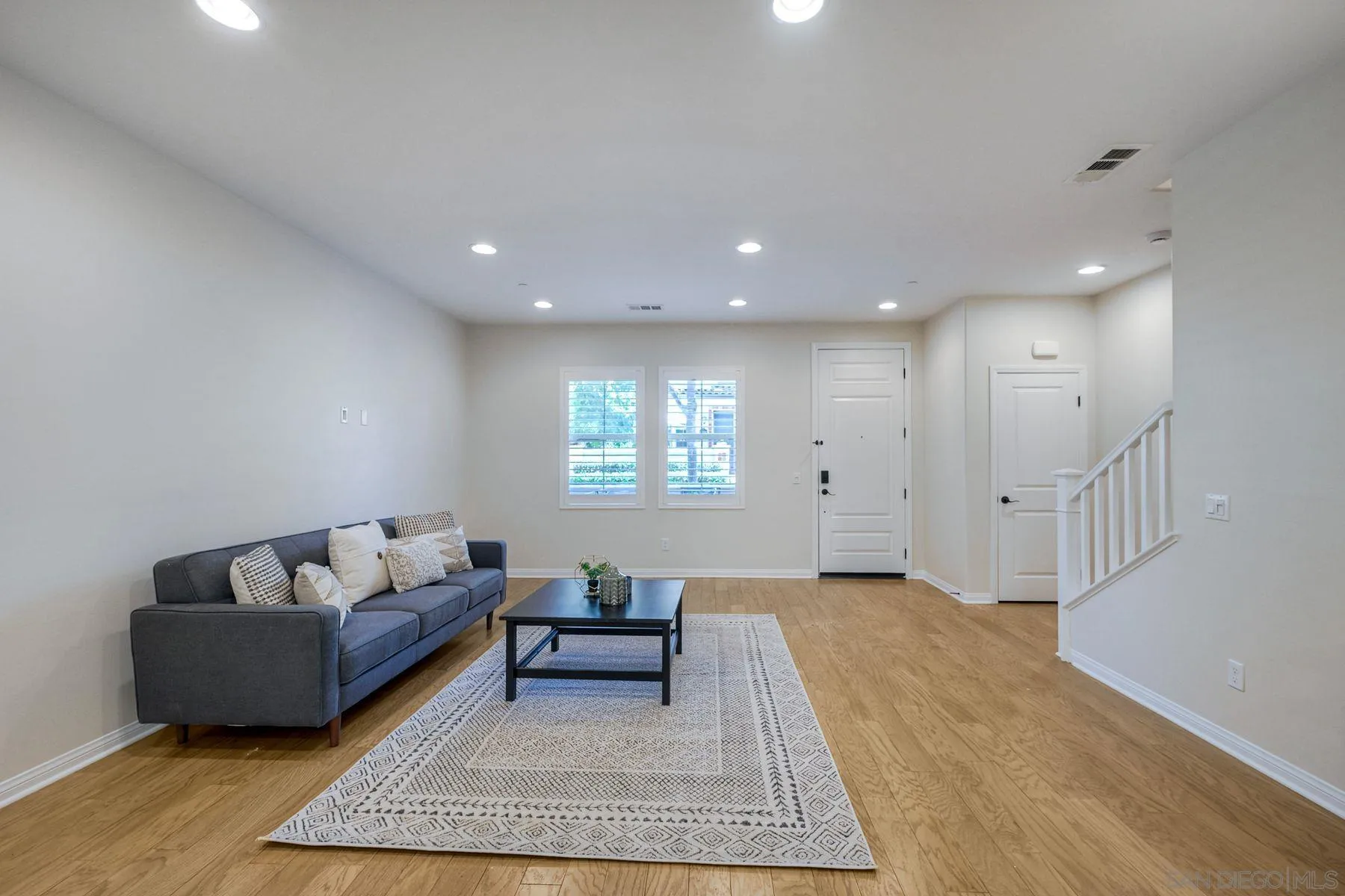 Photo #5: 250040033 Listing 