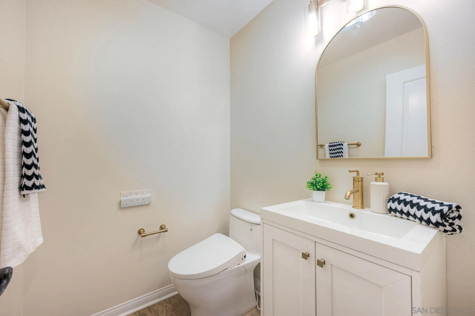 Photo #11: 250040033 Listing: Photo #11