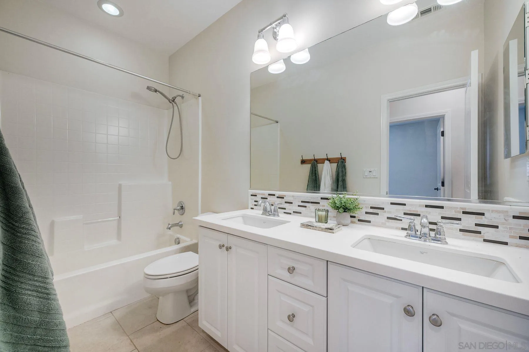 Photo #18: 250040033 Listing: Photo #18