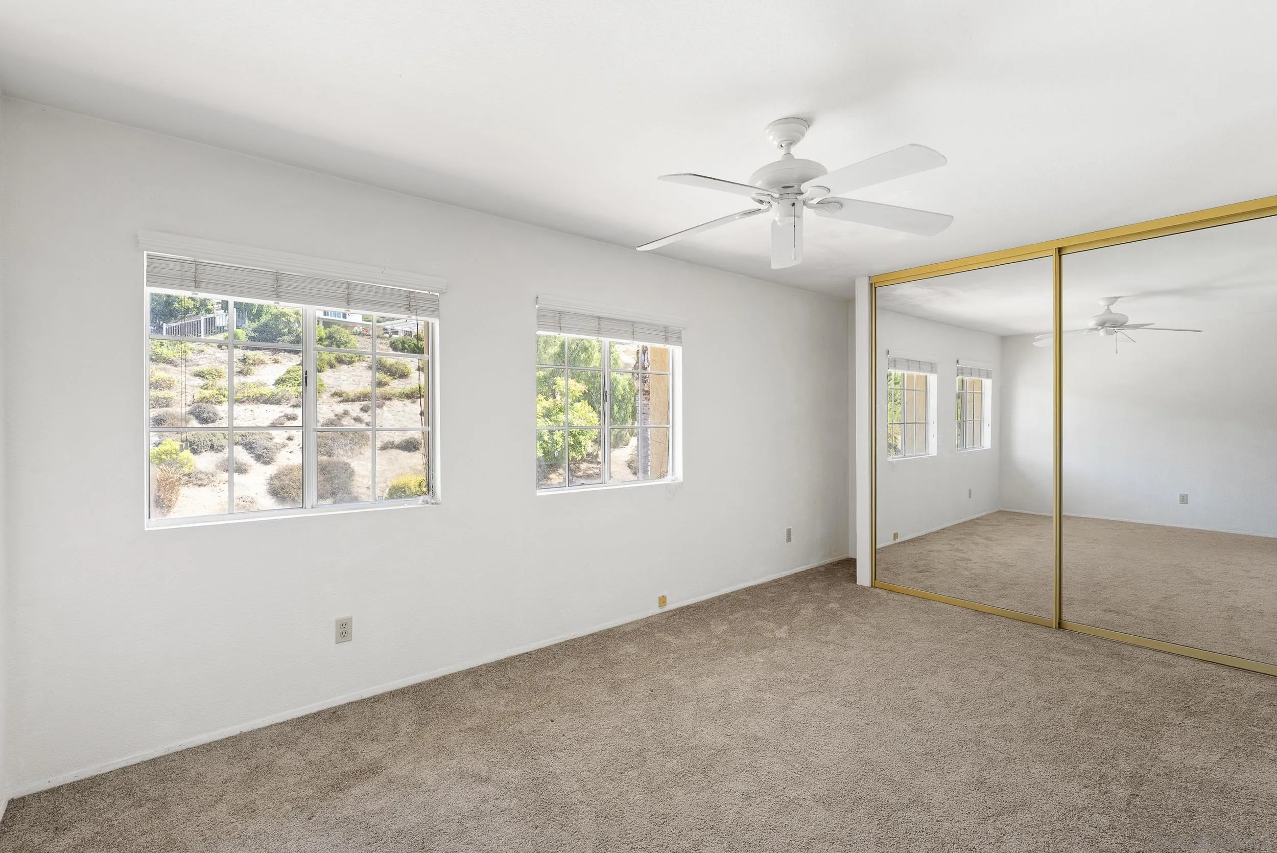 https://cdn.realtyfeed.com/cdn/127/250040041/125c6e7e52aee25d164bf0934a45eee7.webp