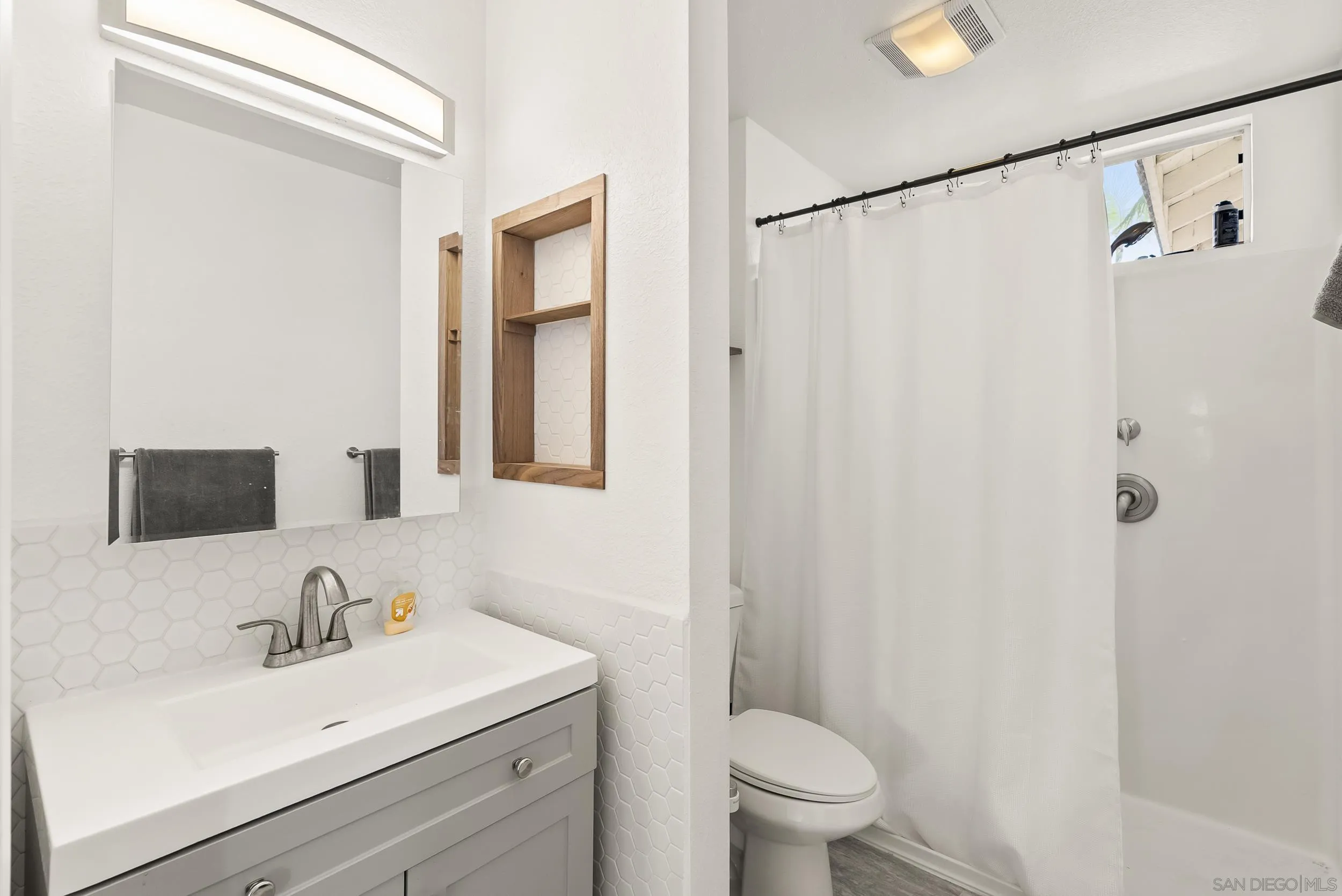 https://cdn.realtyfeed.com/cdn/127/250040041/dbc8cc046399db91247bb0d0c0c6874f.webp