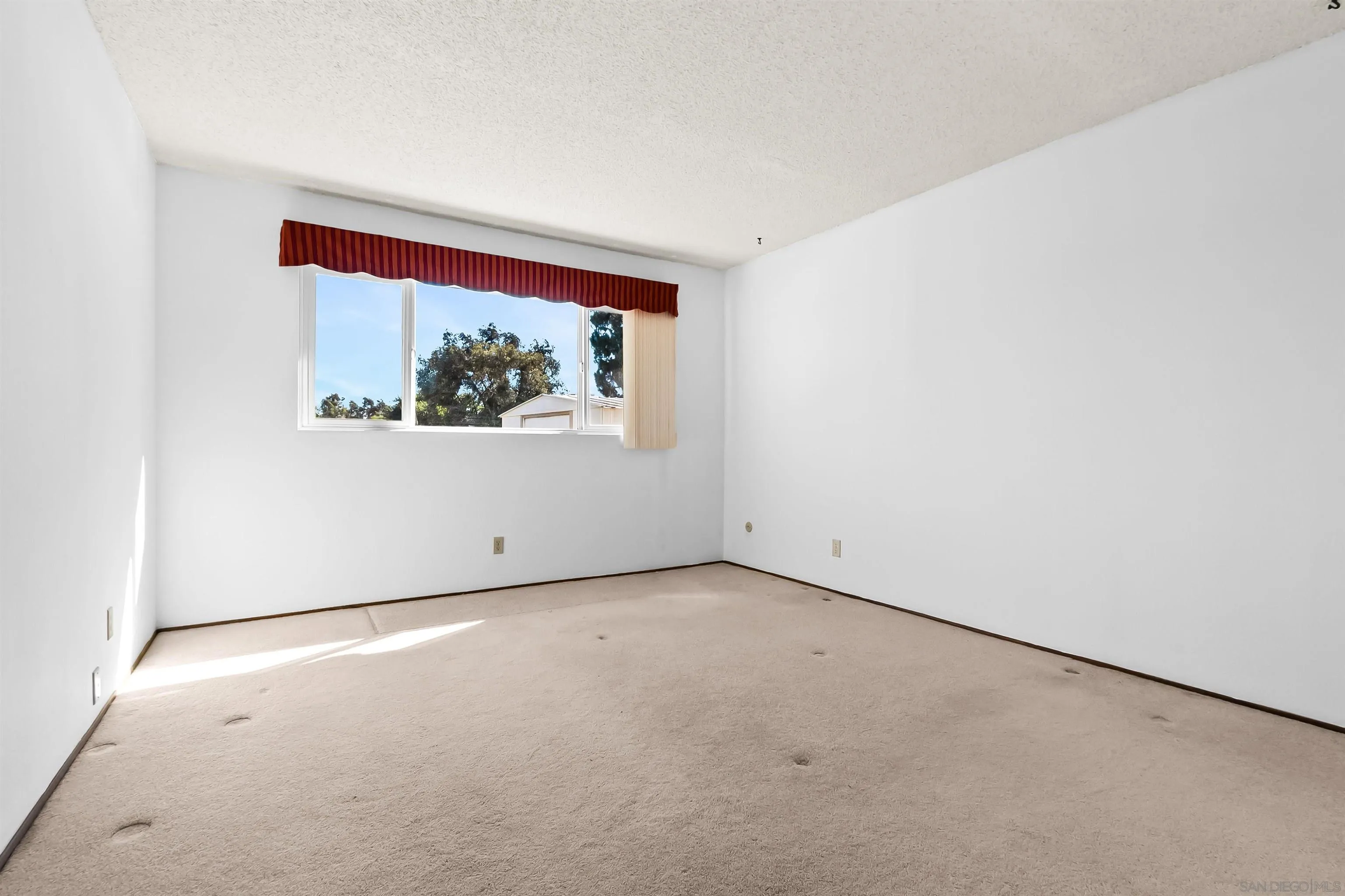 https://cdn.realtyfeed.com/cdn/127/250040049/0f3f5d3803f51a6fbe5553a26b8e34fb.webp