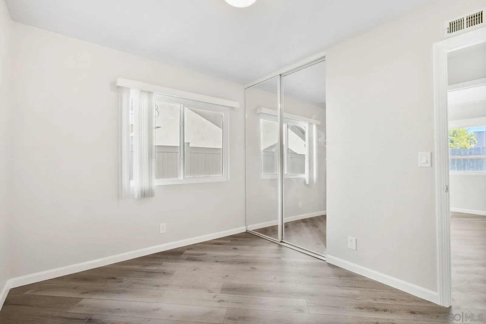 https://cdn.realtyfeed.com/cdn/127/250040052/c15a525ab1974a2d36d39439e887bf76.webp