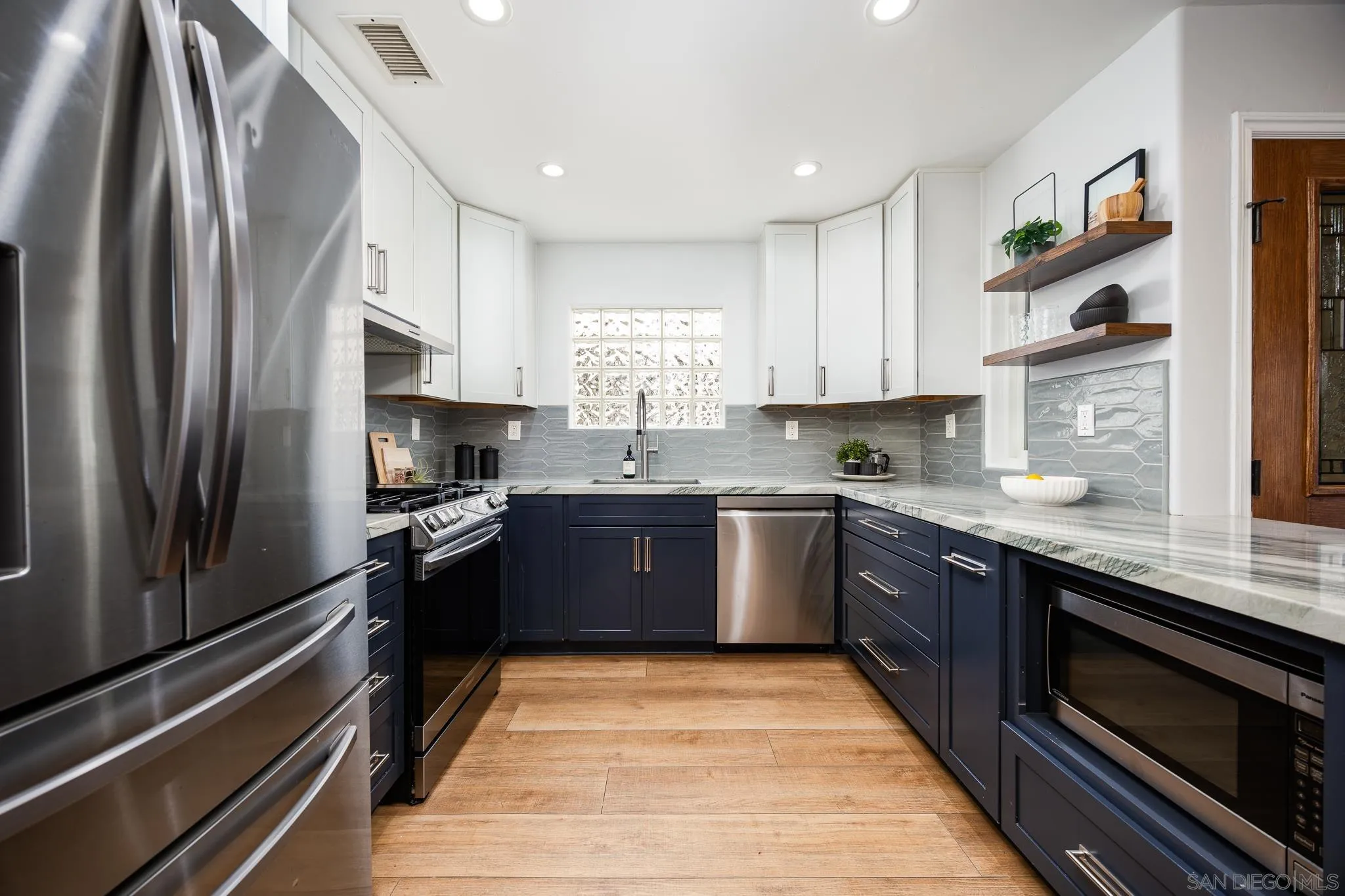 Photo #8: 250040058 Listing: Photo #8