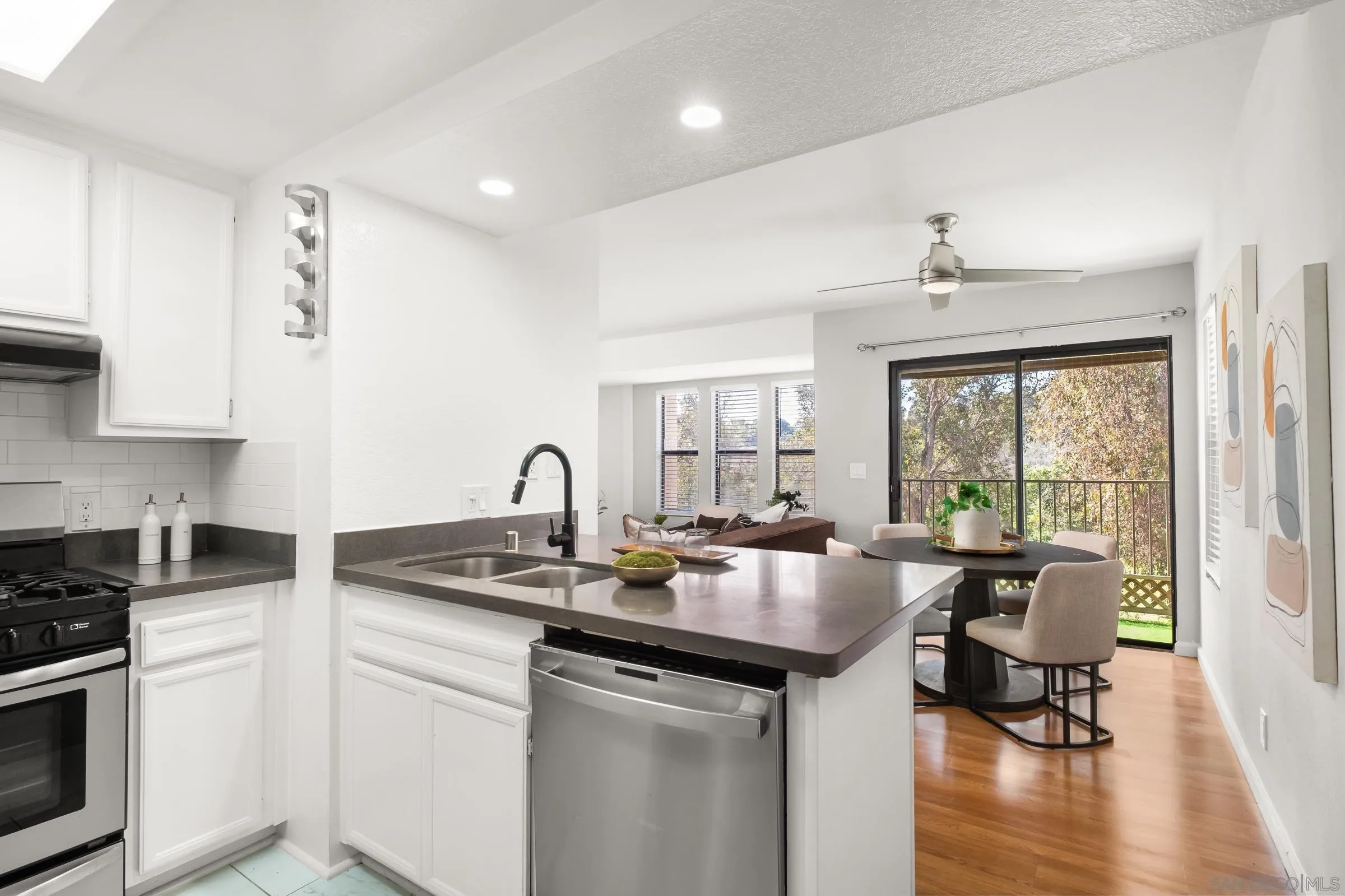 Photo #6: 250040059 Listing 