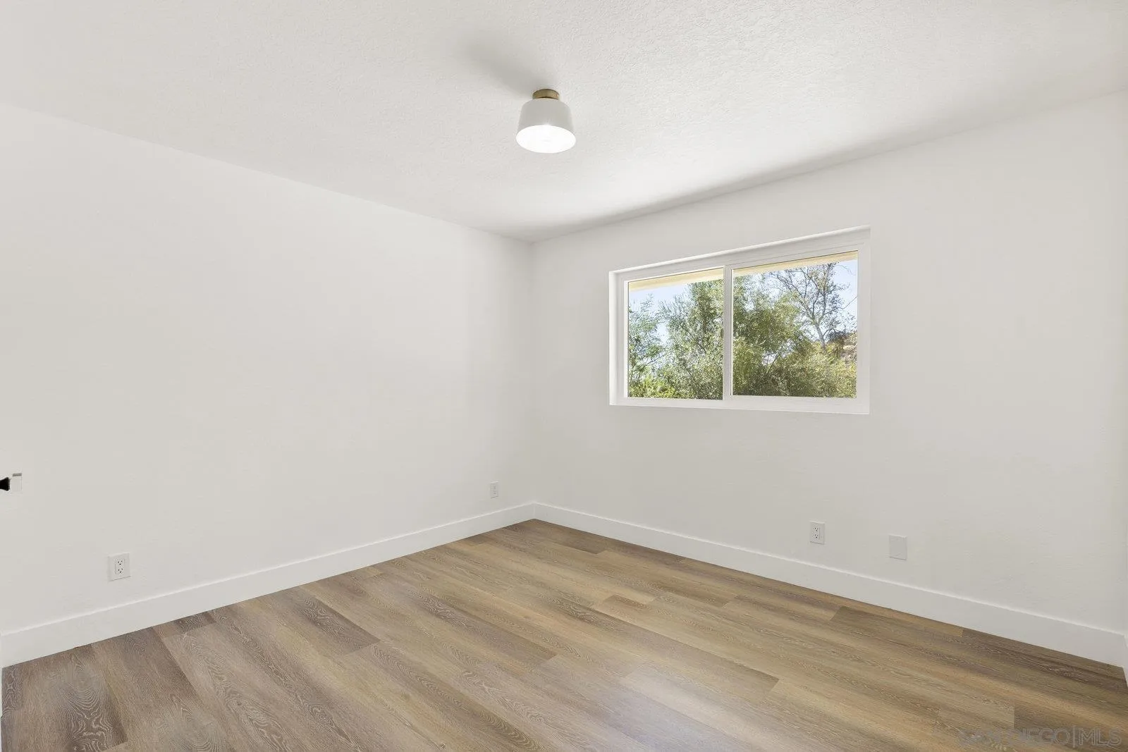 https://cdn.realtyfeed.com/cdn/127/250040060/1074233dcec9a080fbfb849e47a39844.webp