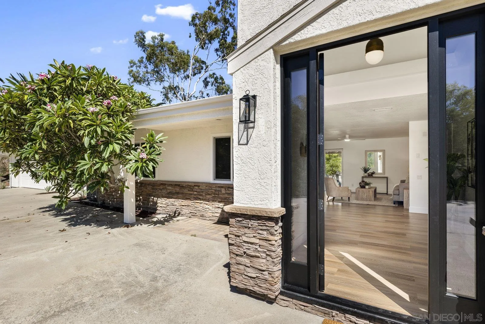https://cdn.realtyfeed.com/cdn/127/250040060/8ac47fcd27dfd838fce7b9711cedc6ce.webp