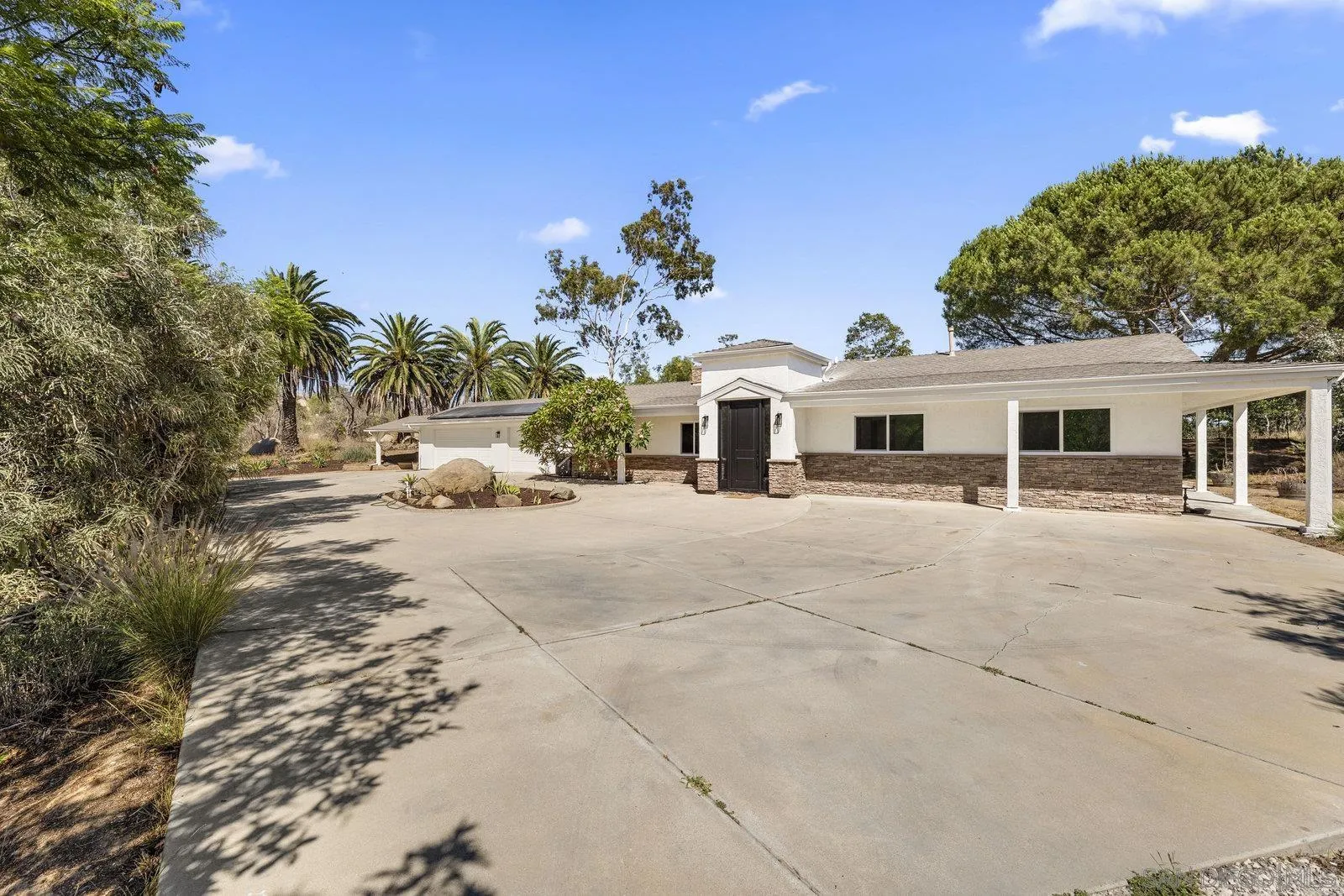https://cdn.realtyfeed.com/cdn/127/250040060/e8f94dc714a10c6ce25f5f6ef064a789.webp