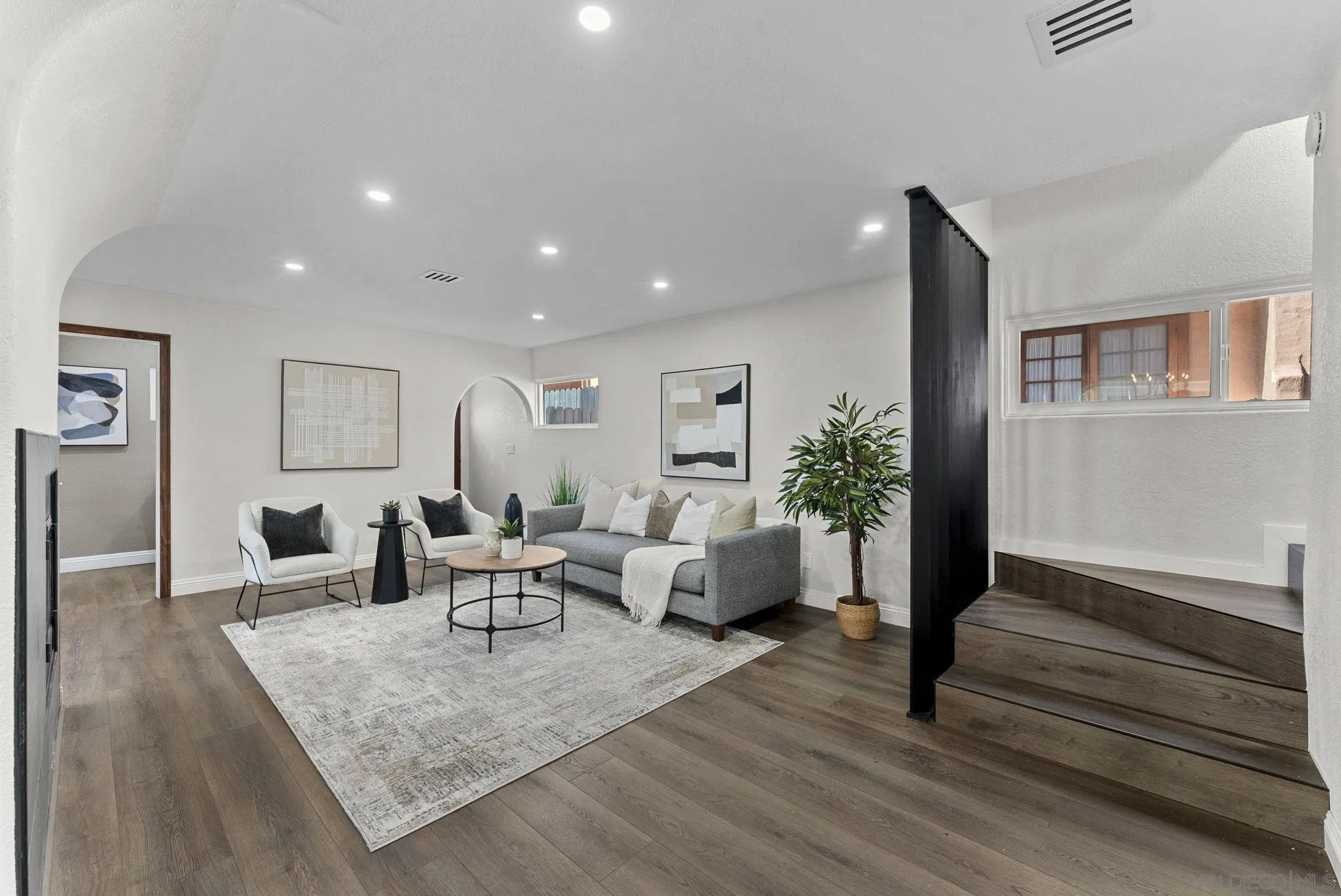 https://cdn.realtyfeed.com/cdn/127/250040062/0c6ae6a3eb4a85b20adb88482c76f325.webp