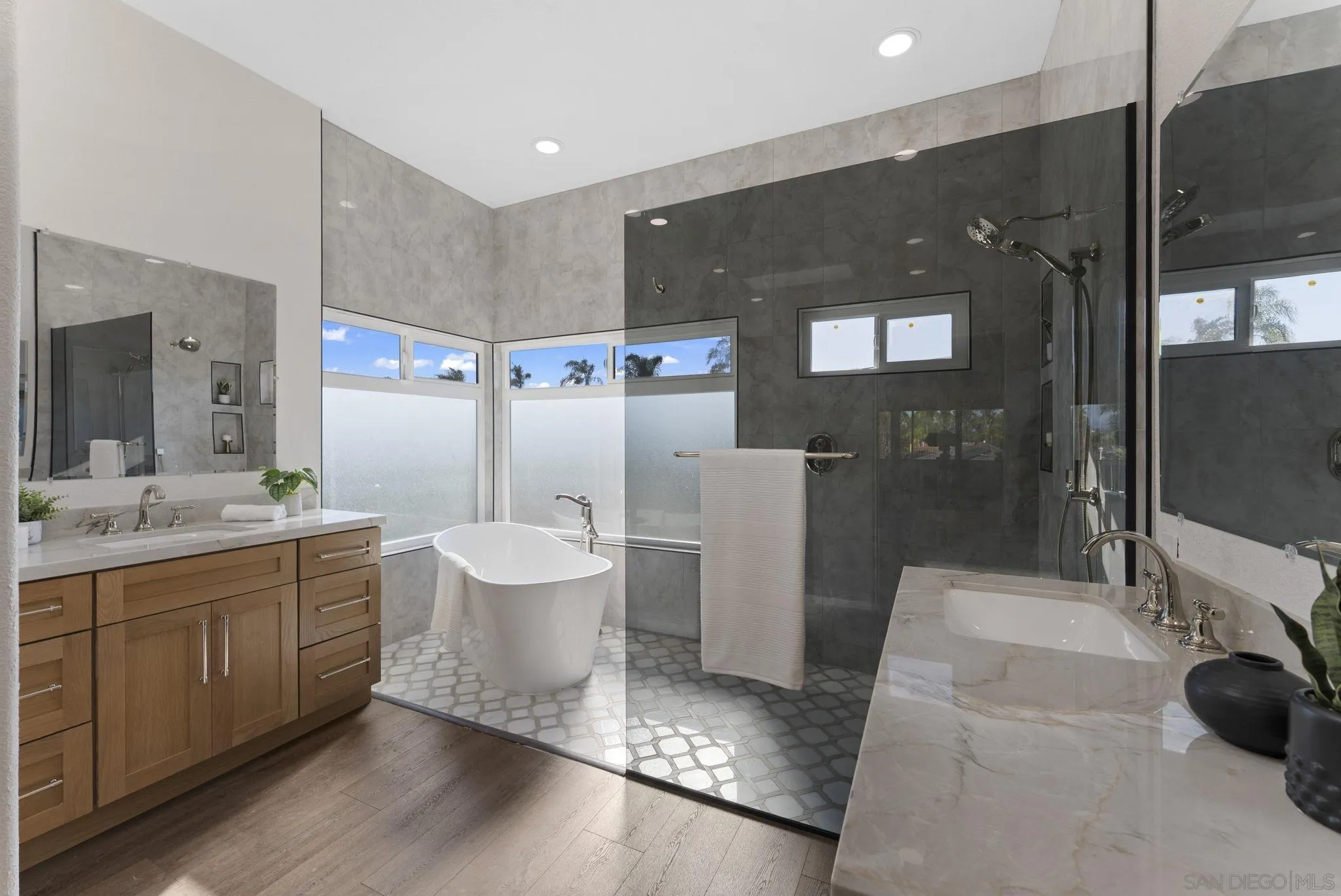 https://cdn.realtyfeed.com/cdn/127/250040062/2ee3cb2262e3ddfe418988f7df90cf55.webp