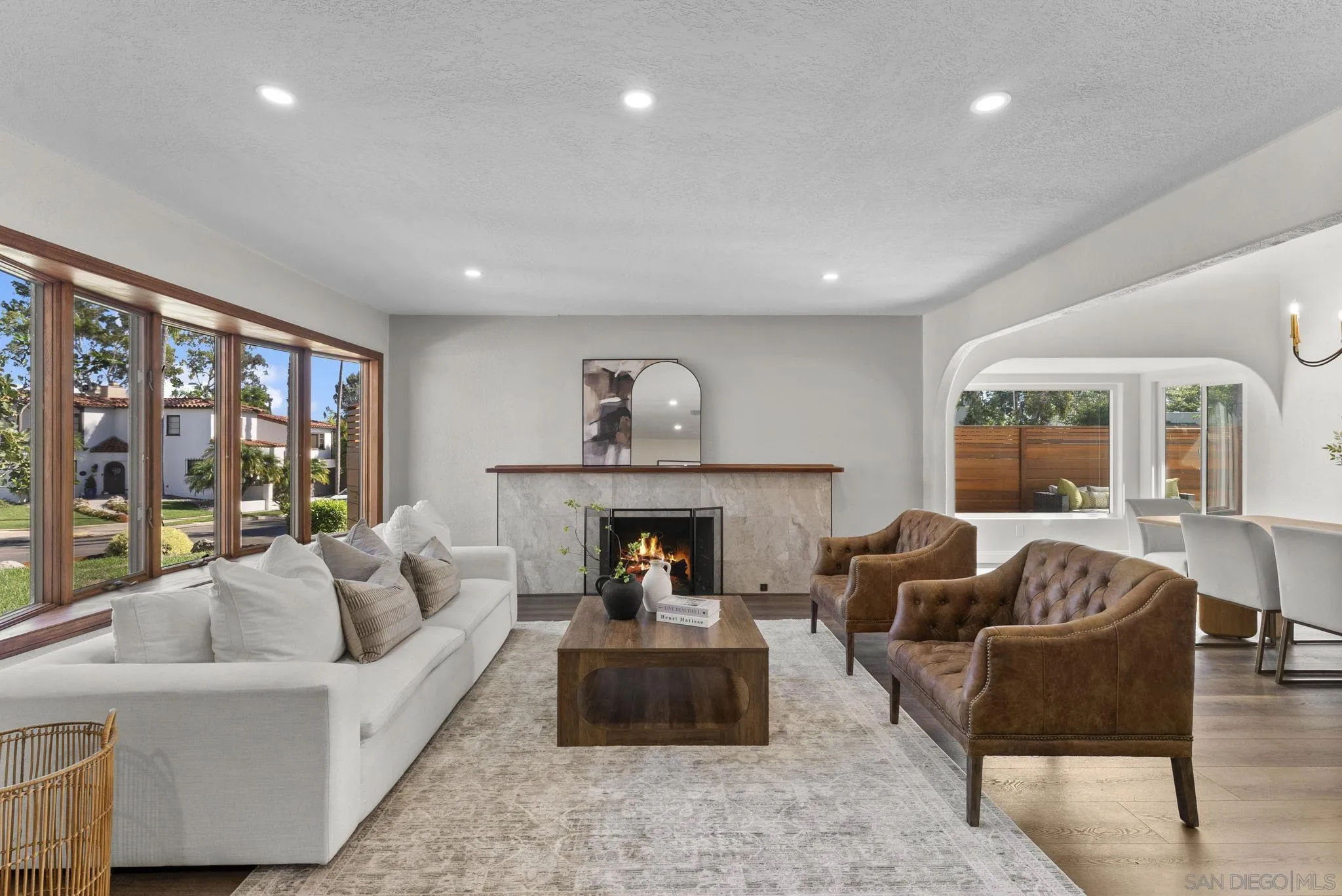 https://cdn.realtyfeed.com/cdn/127/250040062/ada02e7f37c08642bb8de2617397bddd.webp