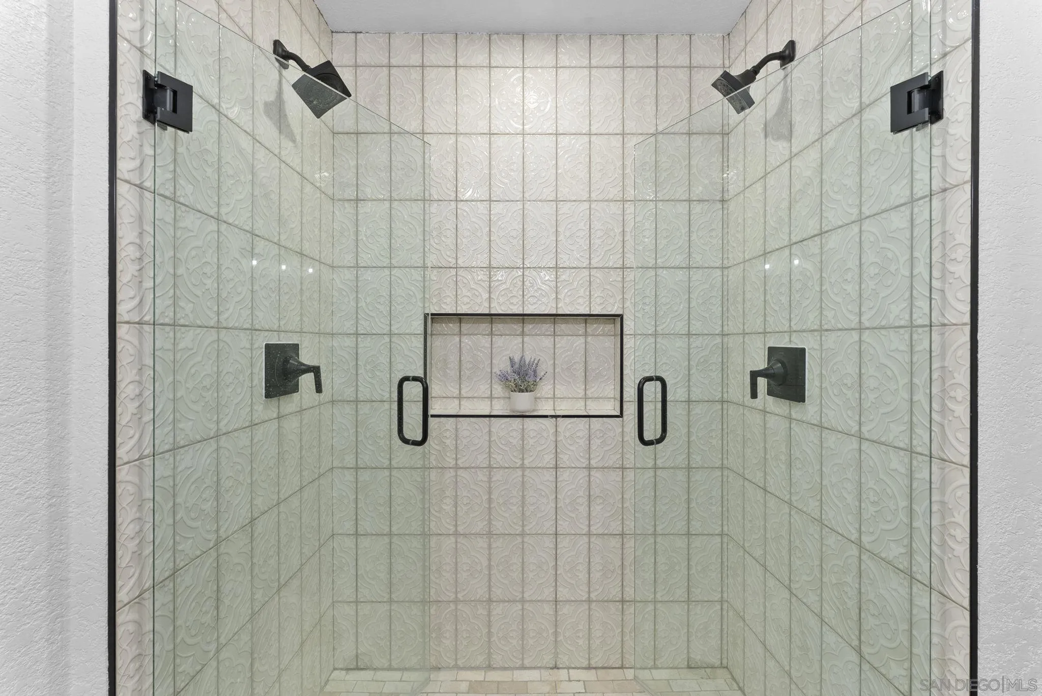 https://cdn.realtyfeed.com/cdn/127/250040062/e4fce1a763825ada85a68371b9d9803c.webp