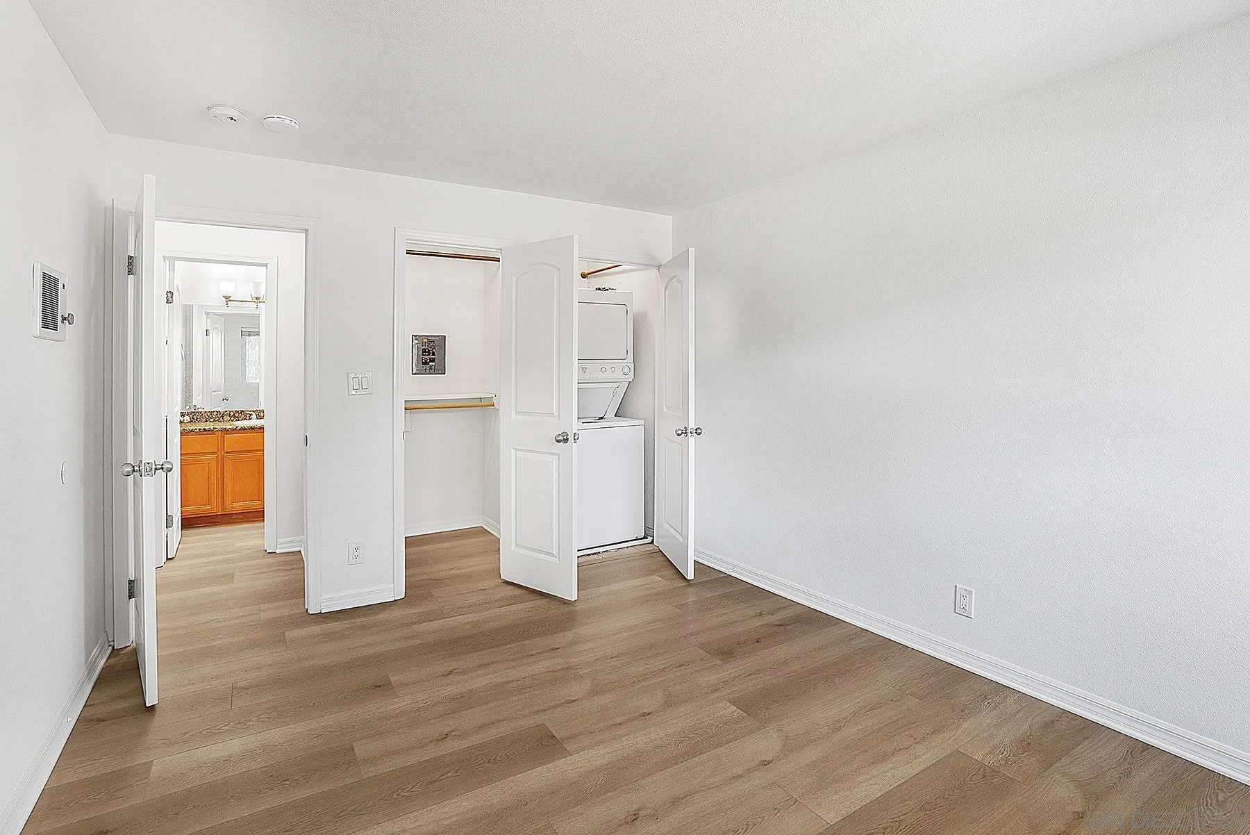 https://cdn.realtyfeed.com/cdn/127/250040066/17fe862ab8b40ad9035ac5cde9c02866.webp