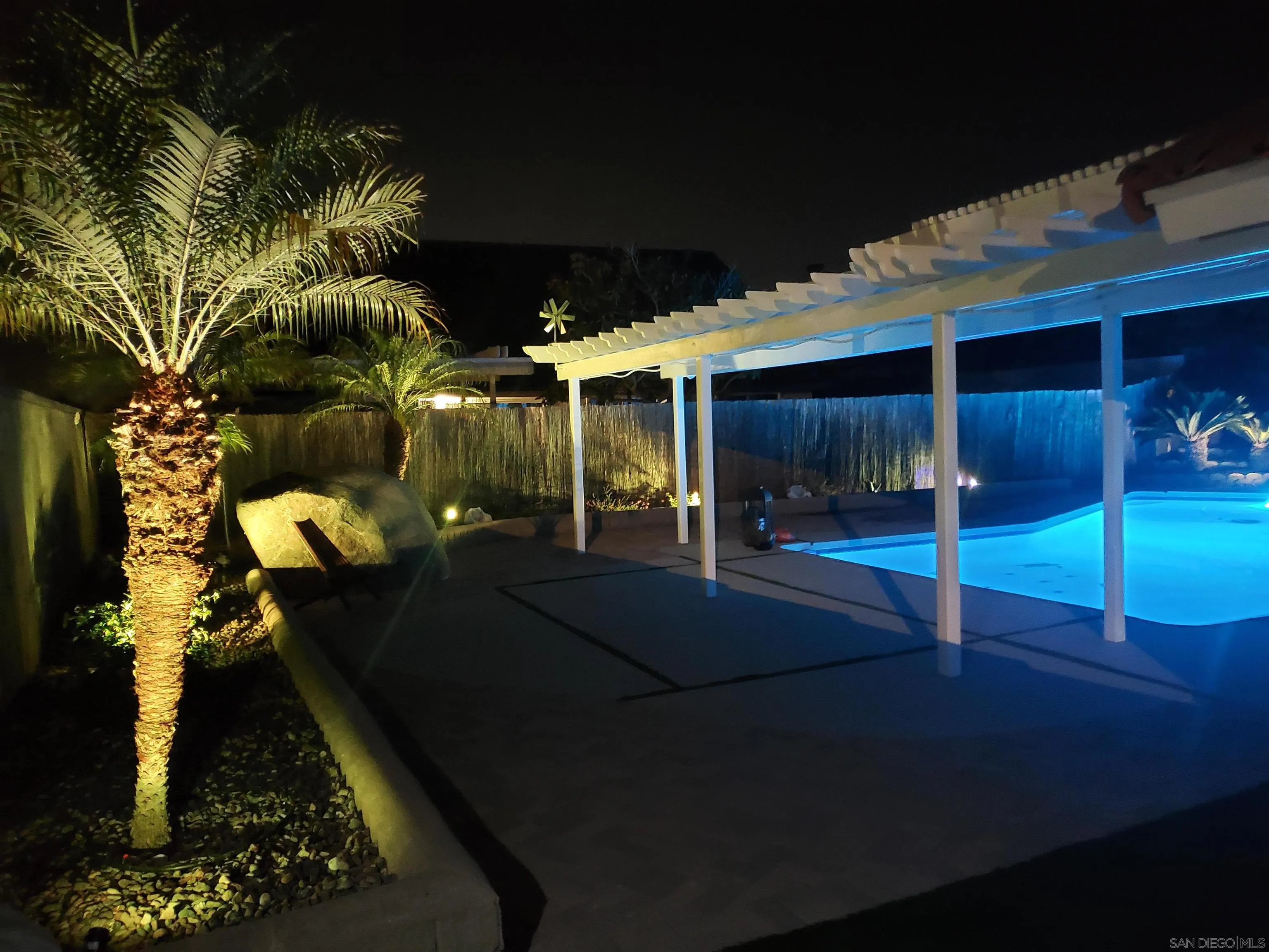 https://cdn.realtyfeed.com/cdn/127/250040068/be9c3f19934a9bf8ca8b825c3fe665a1.webp