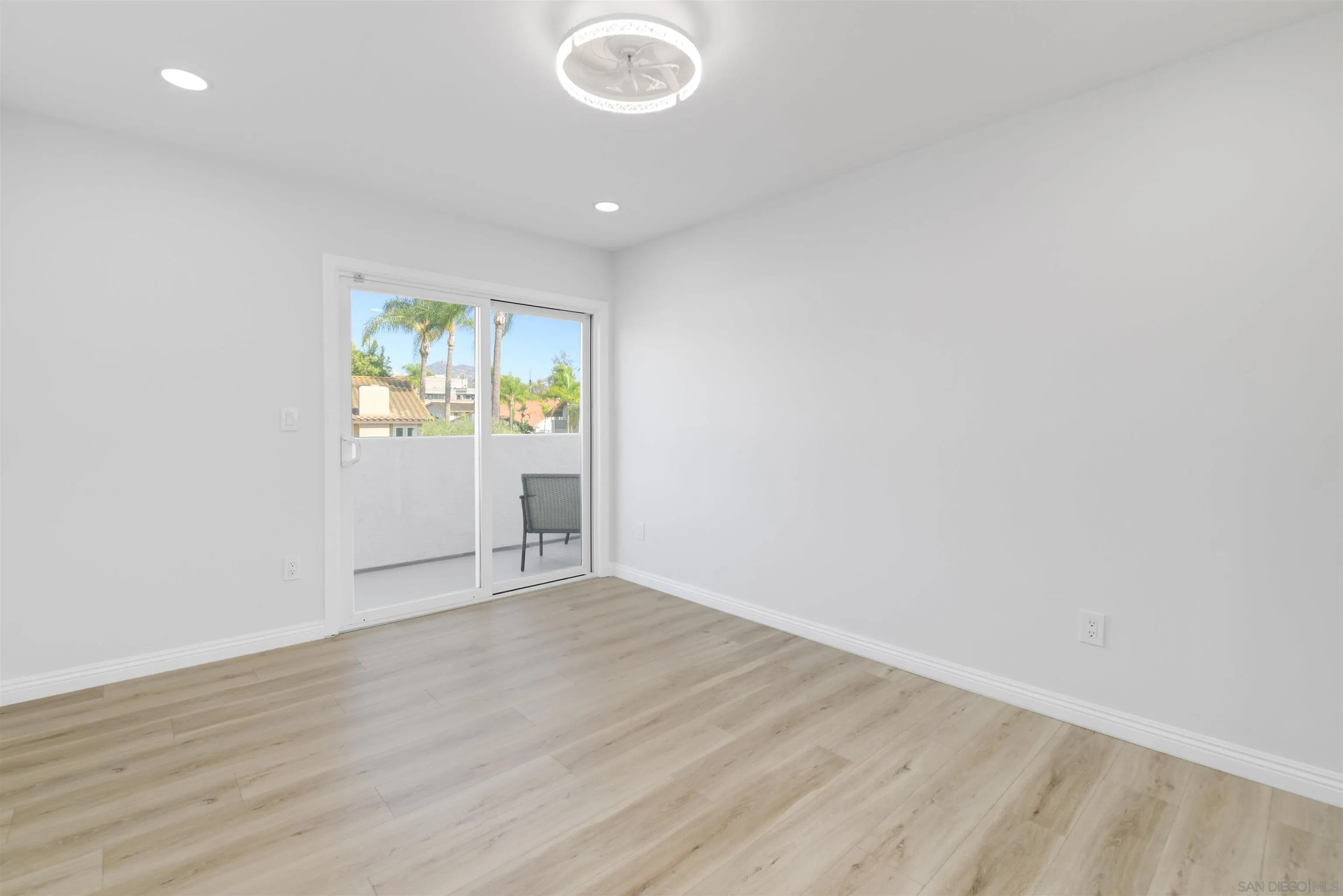 https://cdn.realtyfeed.com/cdn/127/250040068/eecfd2e1c6bc19458dd83e355aa903bd.webp
