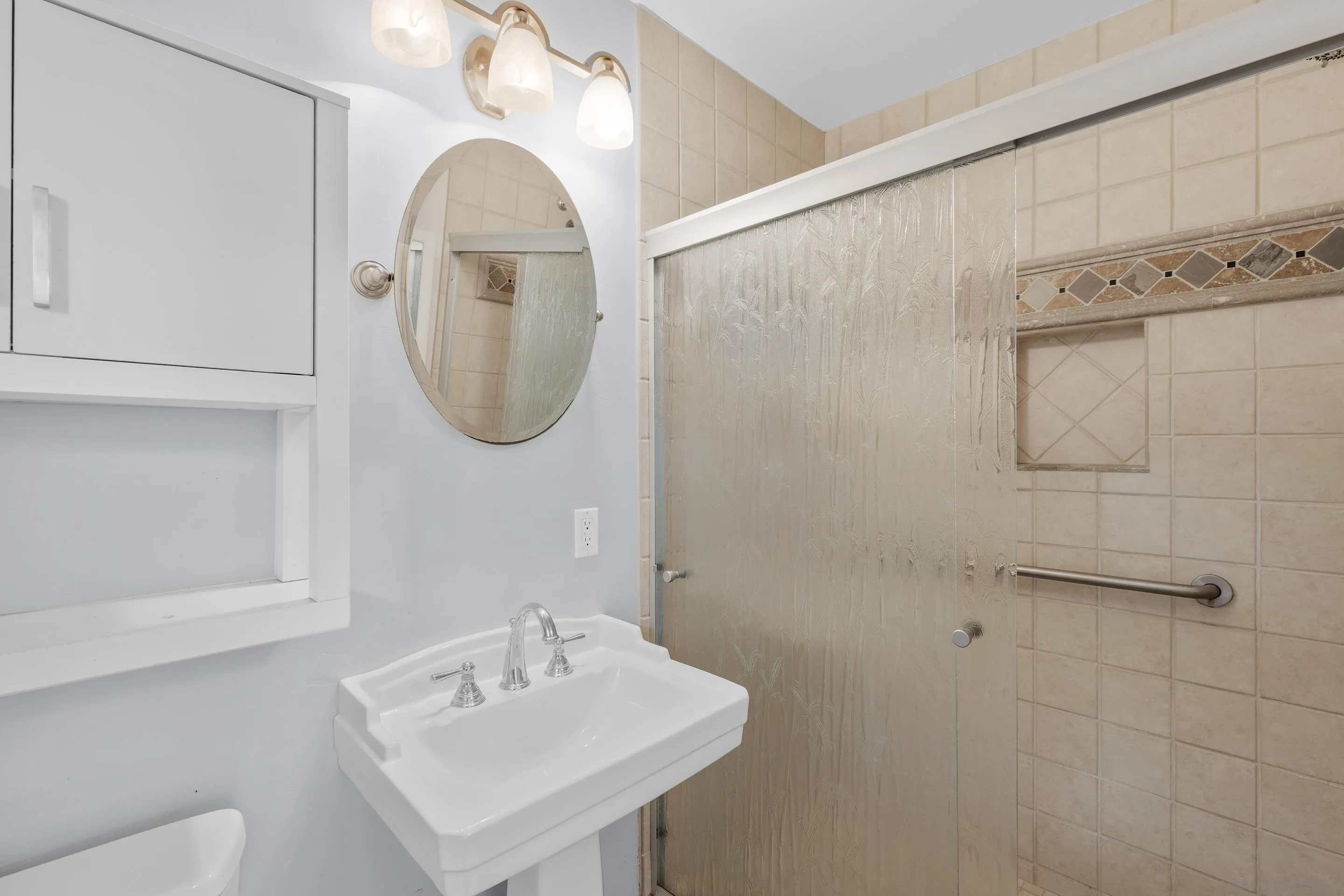 https://cdn.realtyfeed.com/cdn/127/250040069/03c93d087bf5cbf4f06efe9935bb973e.webp