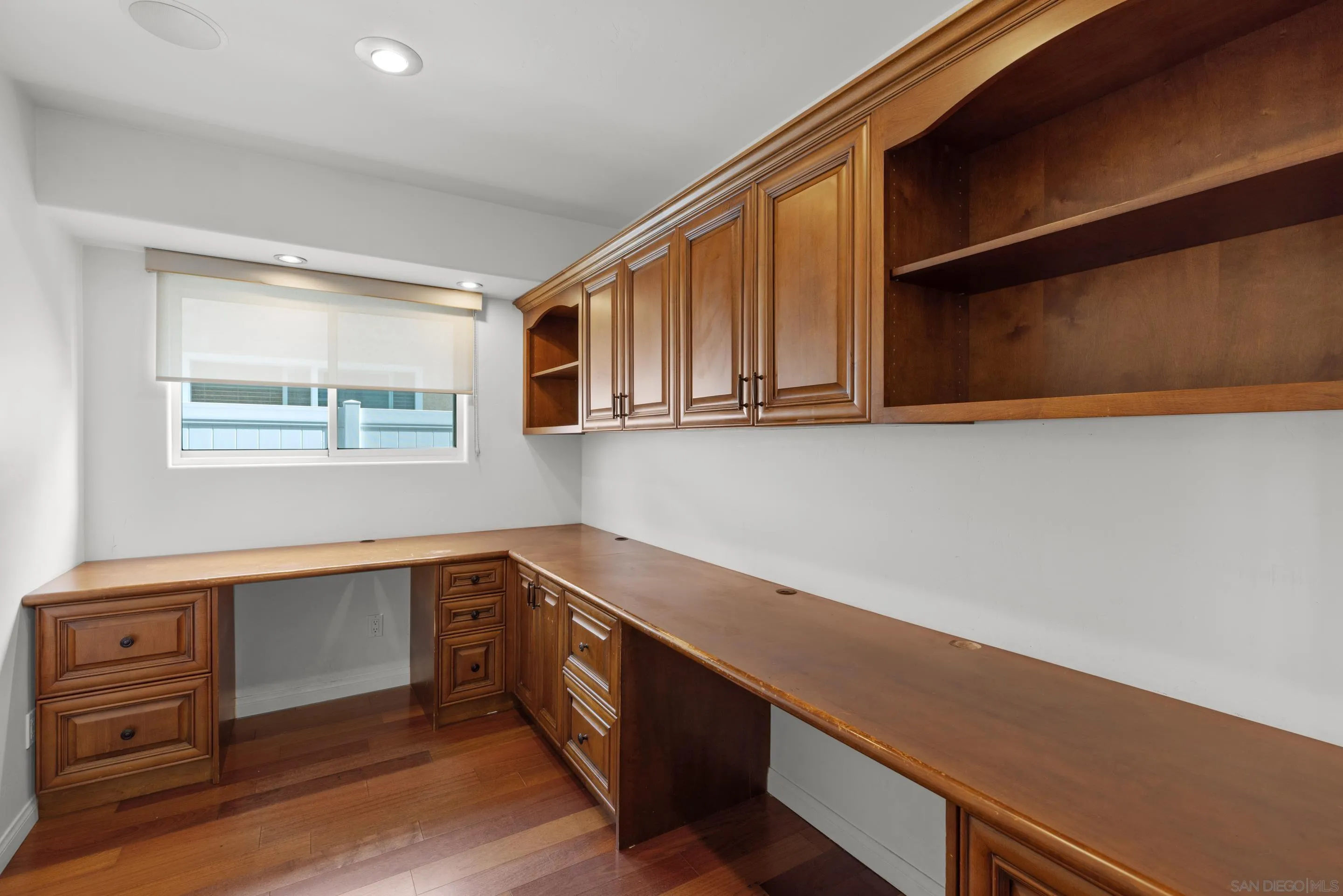 https://cdn.realtyfeed.com/cdn/127/250040069/3cf6e0cd94b2d1d3b15e762e8591c775.webp