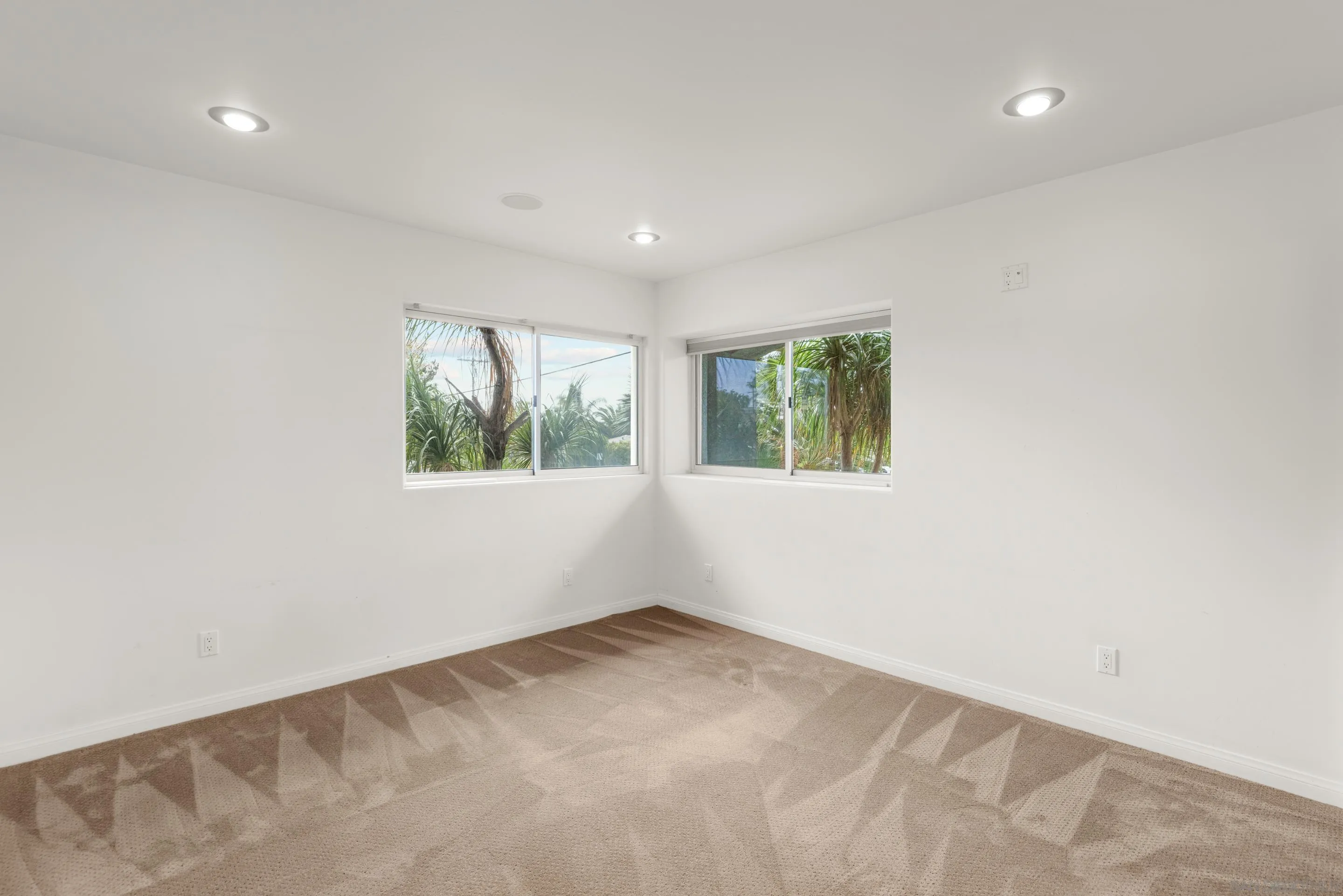 https://cdn.realtyfeed.com/cdn/127/250040069/635ae48a331fdd765a21e3ae80e4cab3.webp