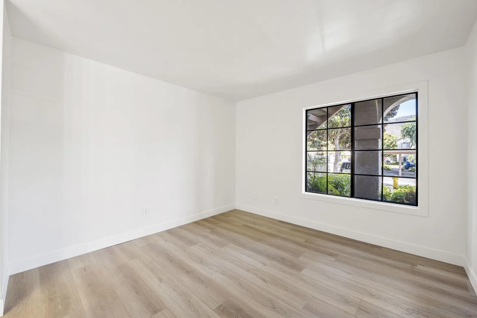 https://cdn.realtyfeed.com/cdn/127/250040070/15a51048fb00c5596154bc7c3d0dcf3d.webp