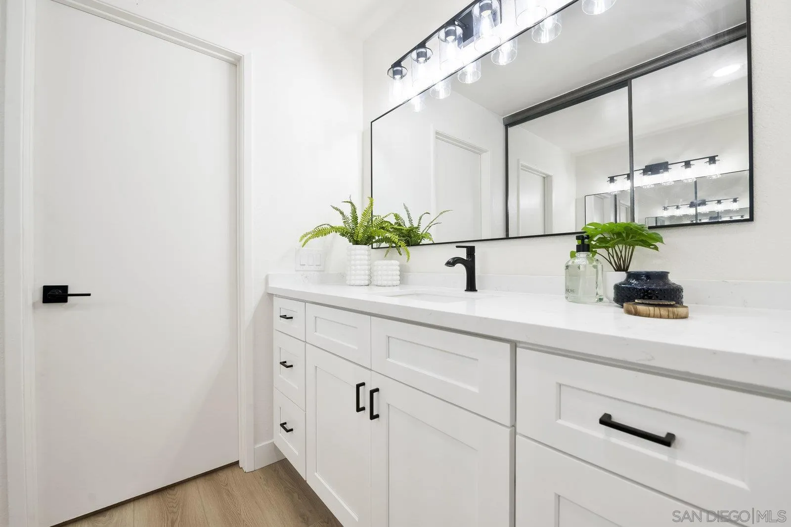 https://cdn.realtyfeed.com/cdn/127/250040070/65250a9f64f34e5b5e23a9e2f57db724.webp