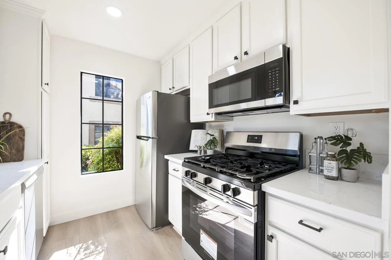 https://cdn.realtyfeed.com/cdn/127/250040070/8156ef12151c97da7f6973cd98f4c04b.webp