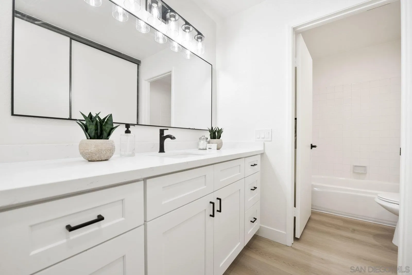 https://cdn.realtyfeed.com/cdn/127/250040070/dbfddac19a9ecc8ed09aa7f8d3bf5383.webp