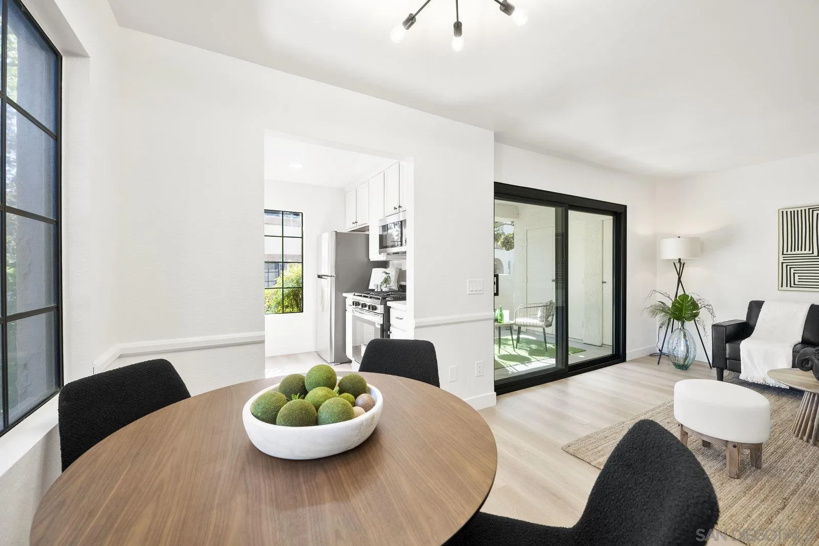 https://cdn.realtyfeed.com/cdn/127/250040070/fad022bdb935f9ebb7c78e56bb6d9184.webp