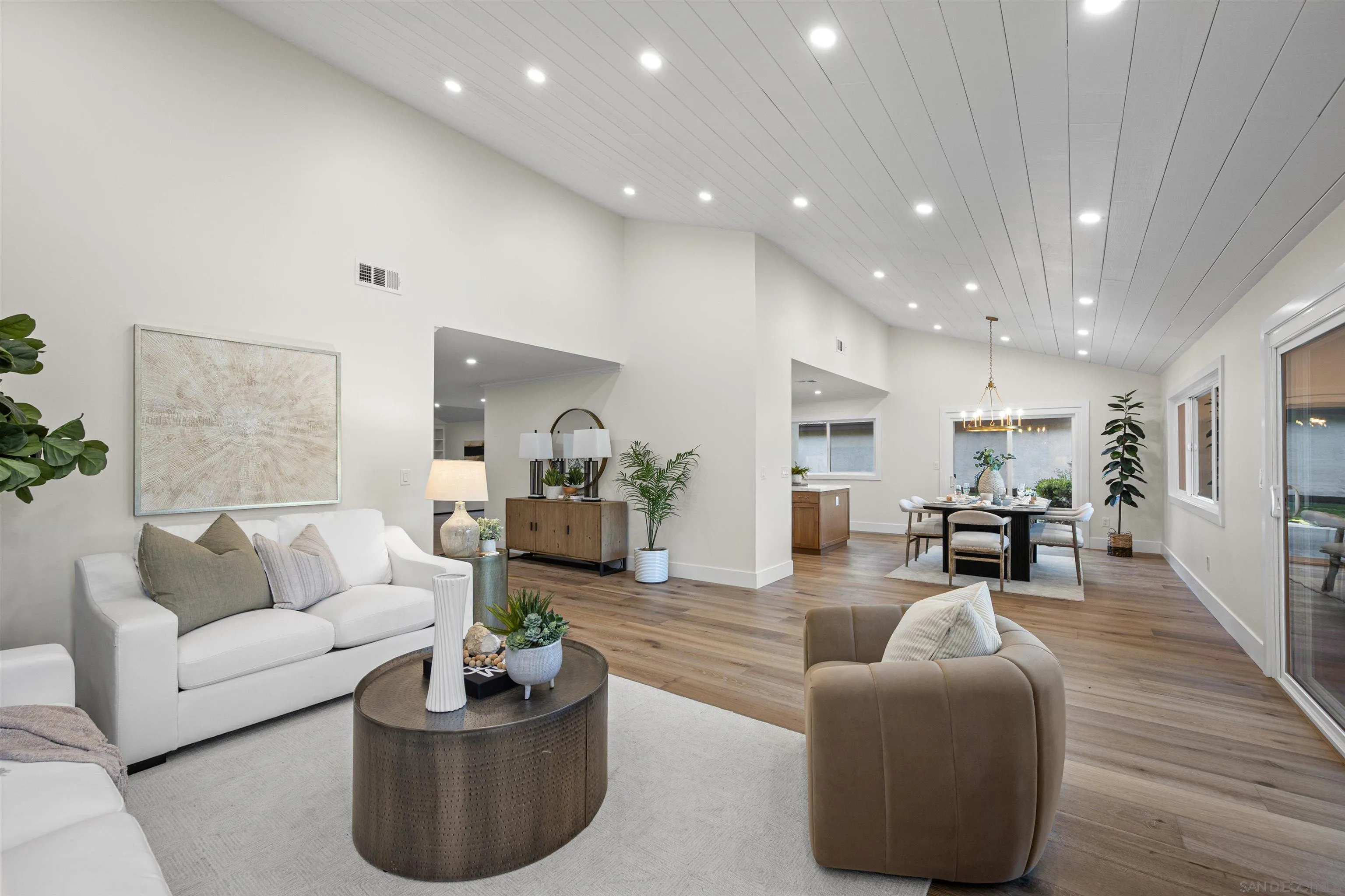 https://cdn.realtyfeed.com/cdn/127/250040071/0070347818b7ab5a51d3326ca46abbbd.webp