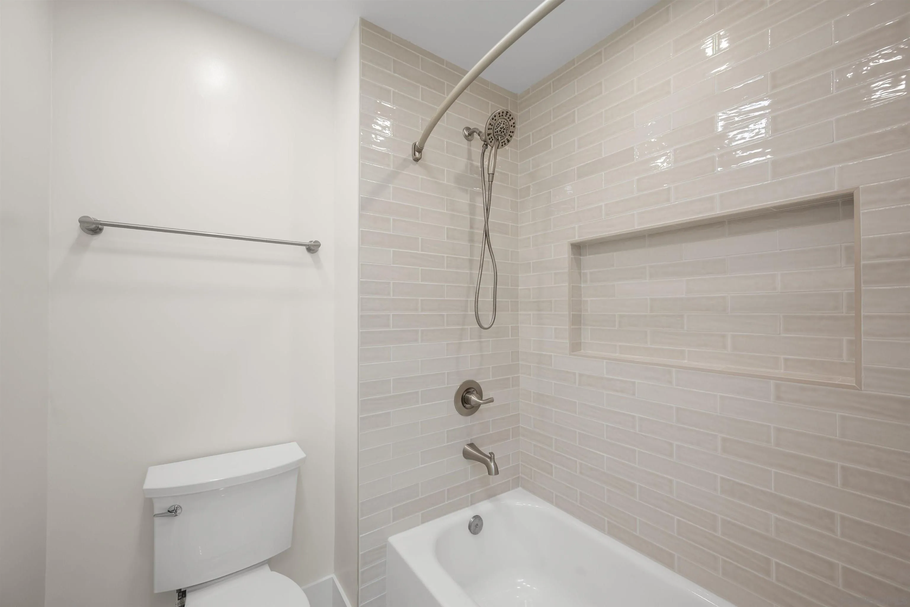 https://cdn.realtyfeed.com/cdn/127/250040071/050018b6b45bdd1acf49f731344c0f66.webp