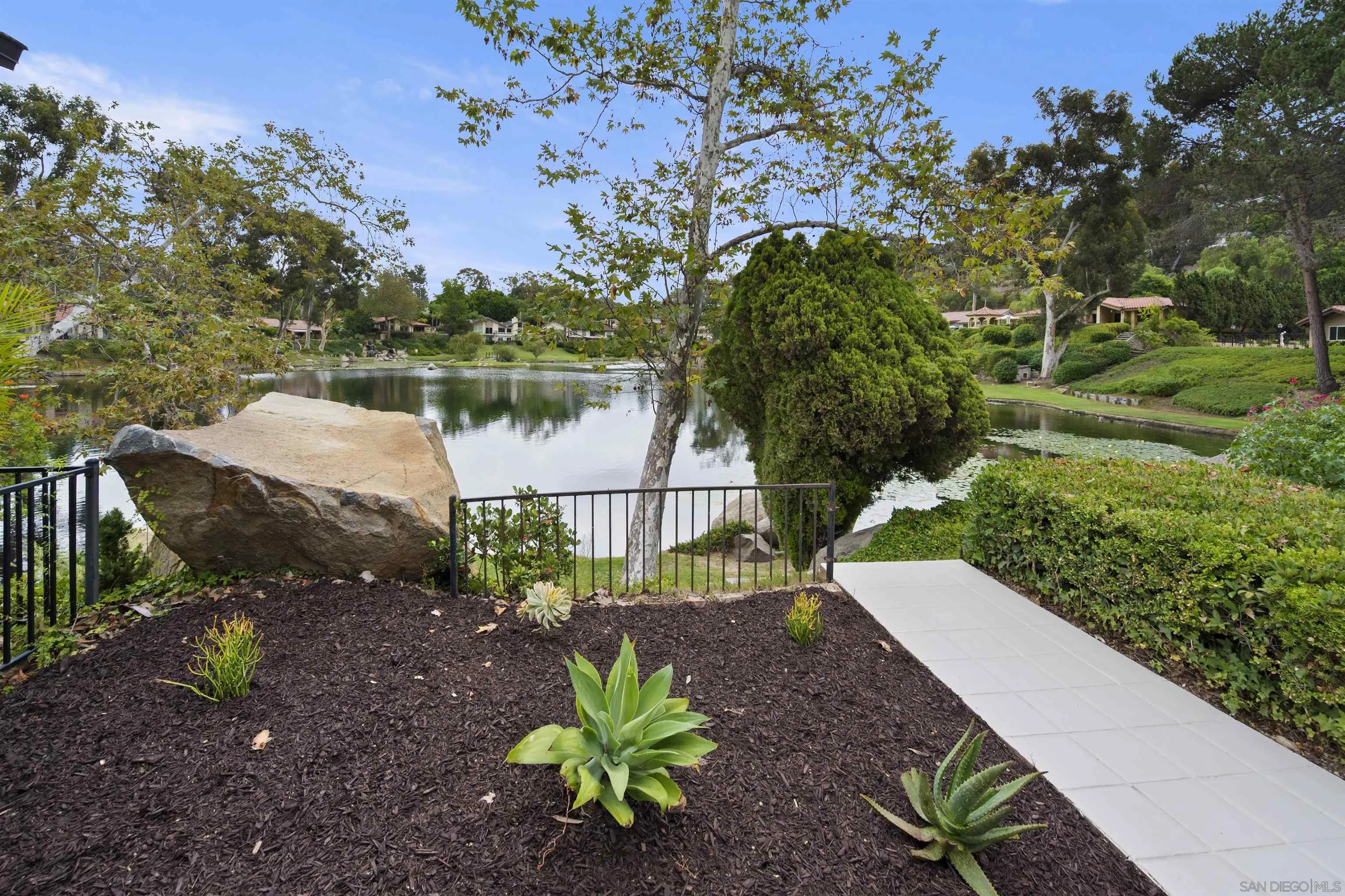 https://cdn.realtyfeed.com/cdn/127/250040071/0ed921f10cee30a5f30a4b3e219e55f4.webp