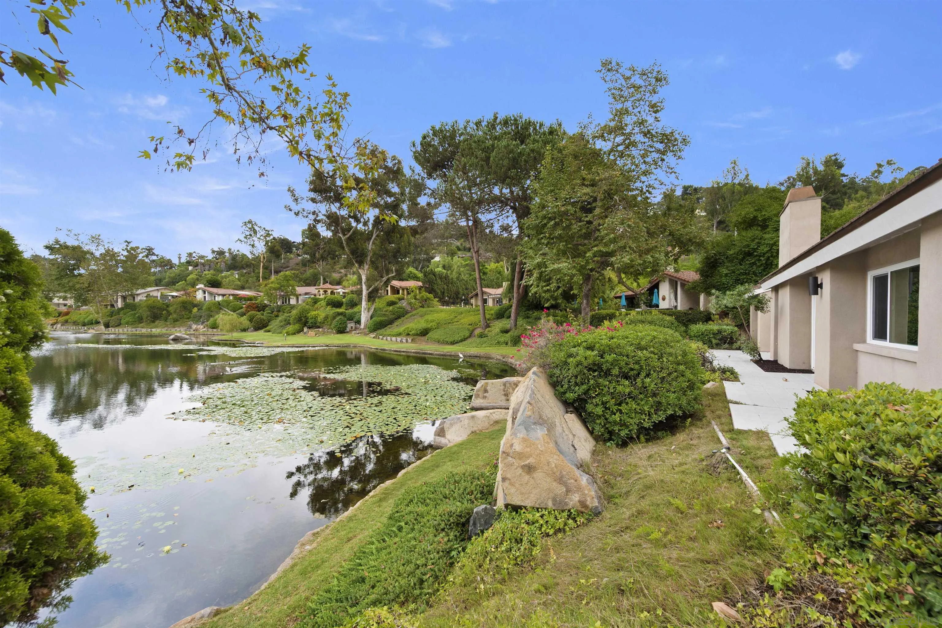 https://cdn.realtyfeed.com/cdn/127/250040071/5b616fdb6b9ac003b56e9f3b53eebf76.webp