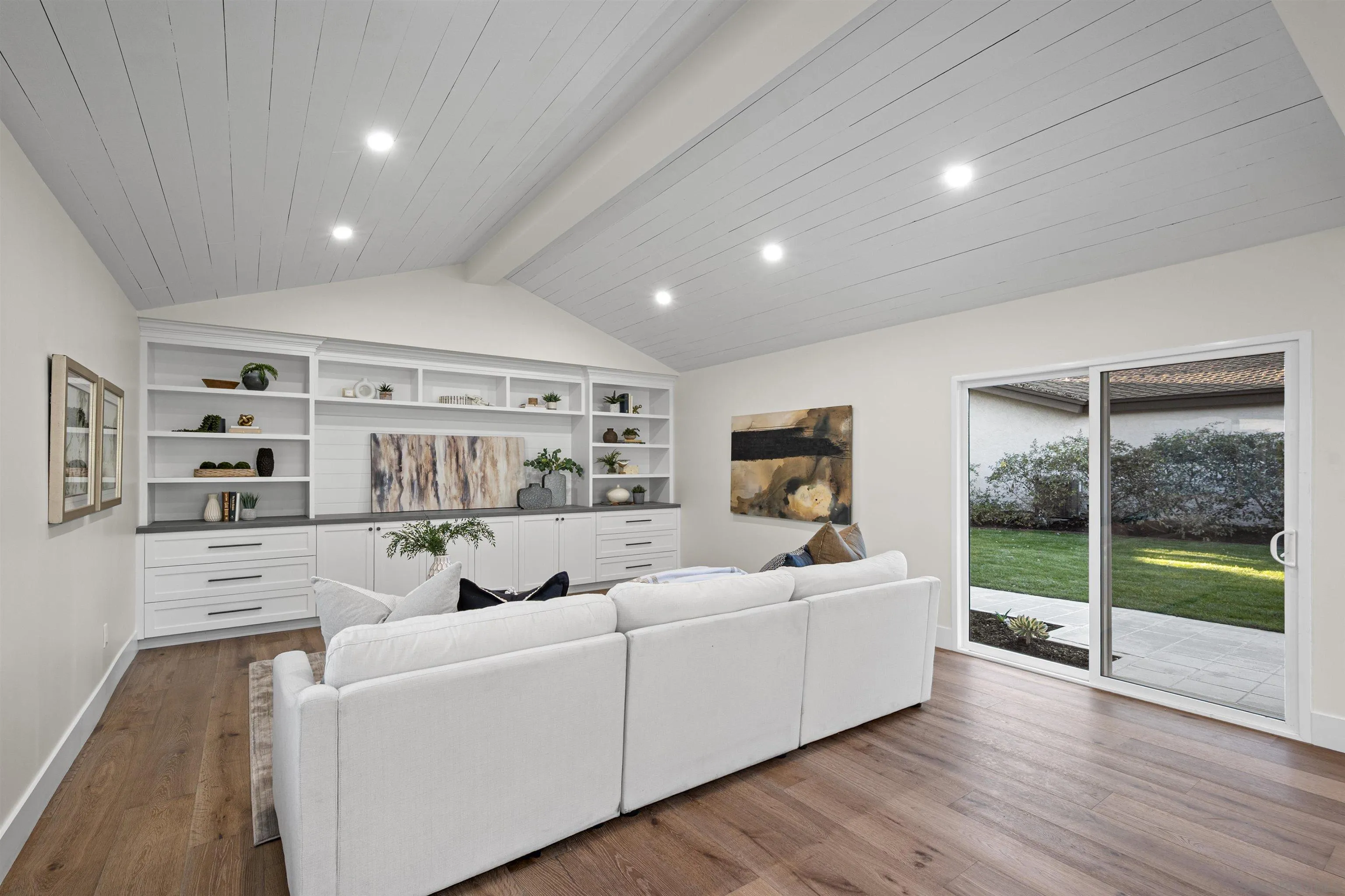 https://cdn.realtyfeed.com/cdn/127/250040071/9eef9b7eb395bf12d01a055d4af7e82e.webp