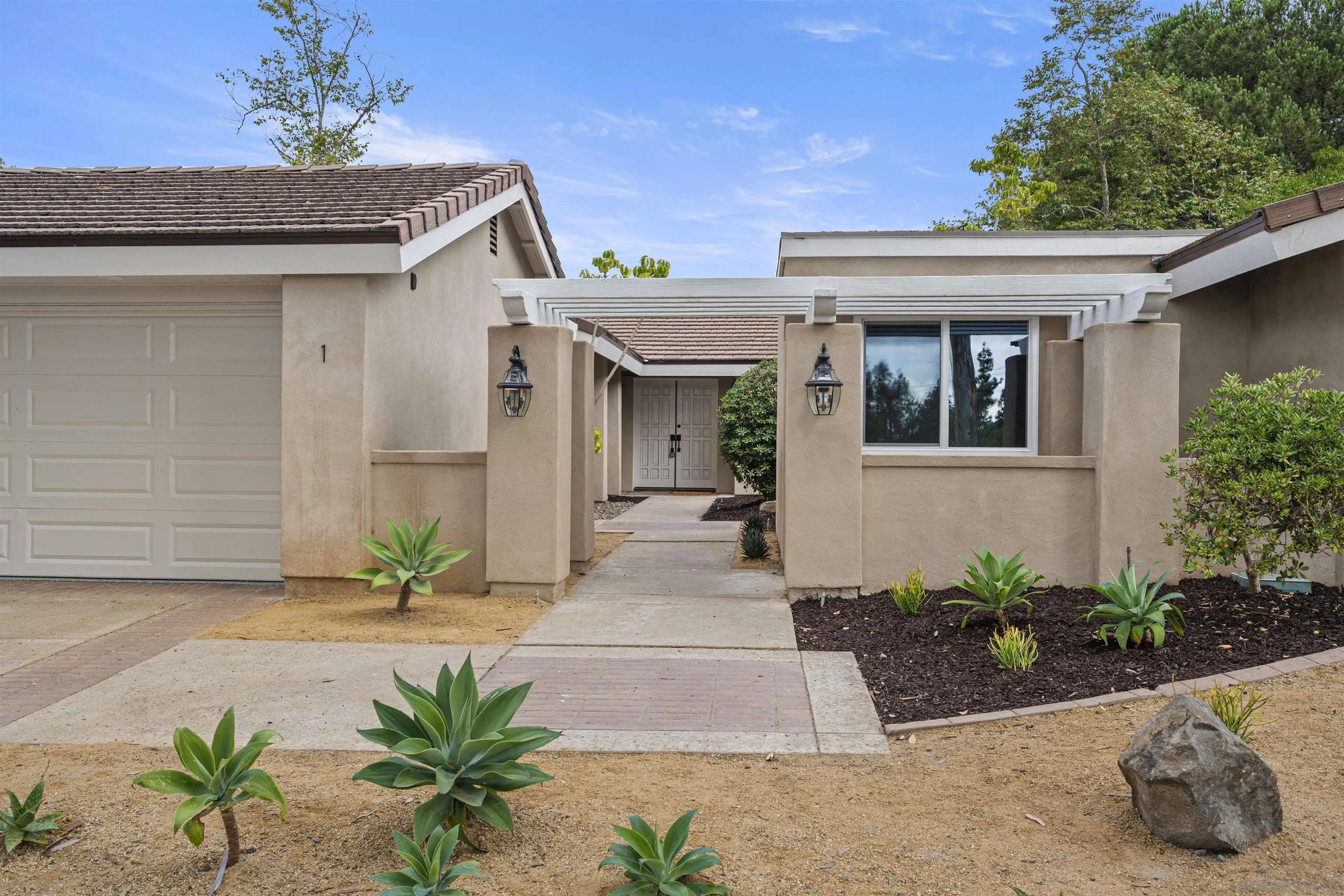 https://cdn.realtyfeed.com/cdn/127/250040071/d4fec15fe6e646dade4a0e256ede1d3a.webp