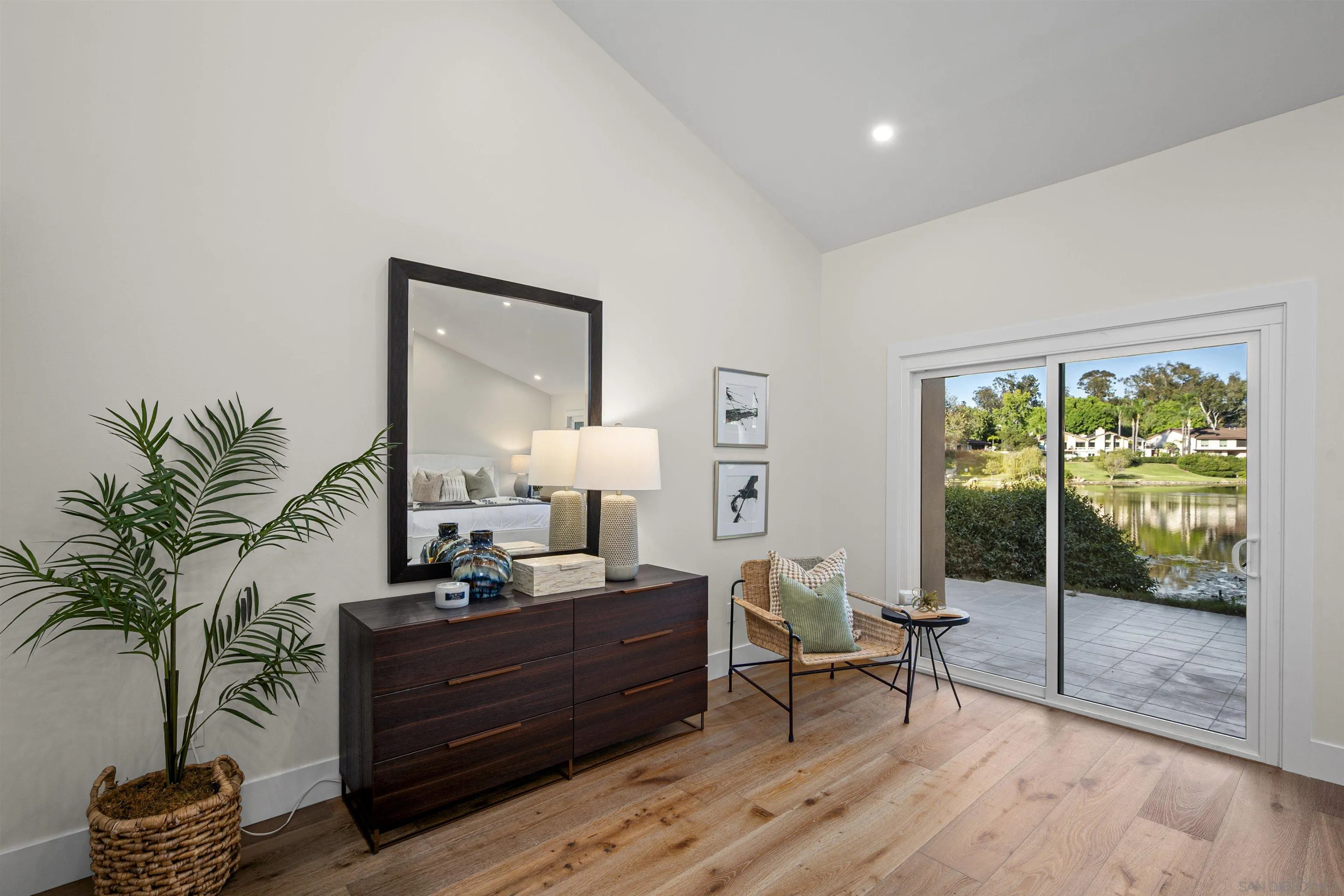 https://cdn.realtyfeed.com/cdn/127/250040071/ea84318f6796da8dca5f74d29ba6c42c.webp