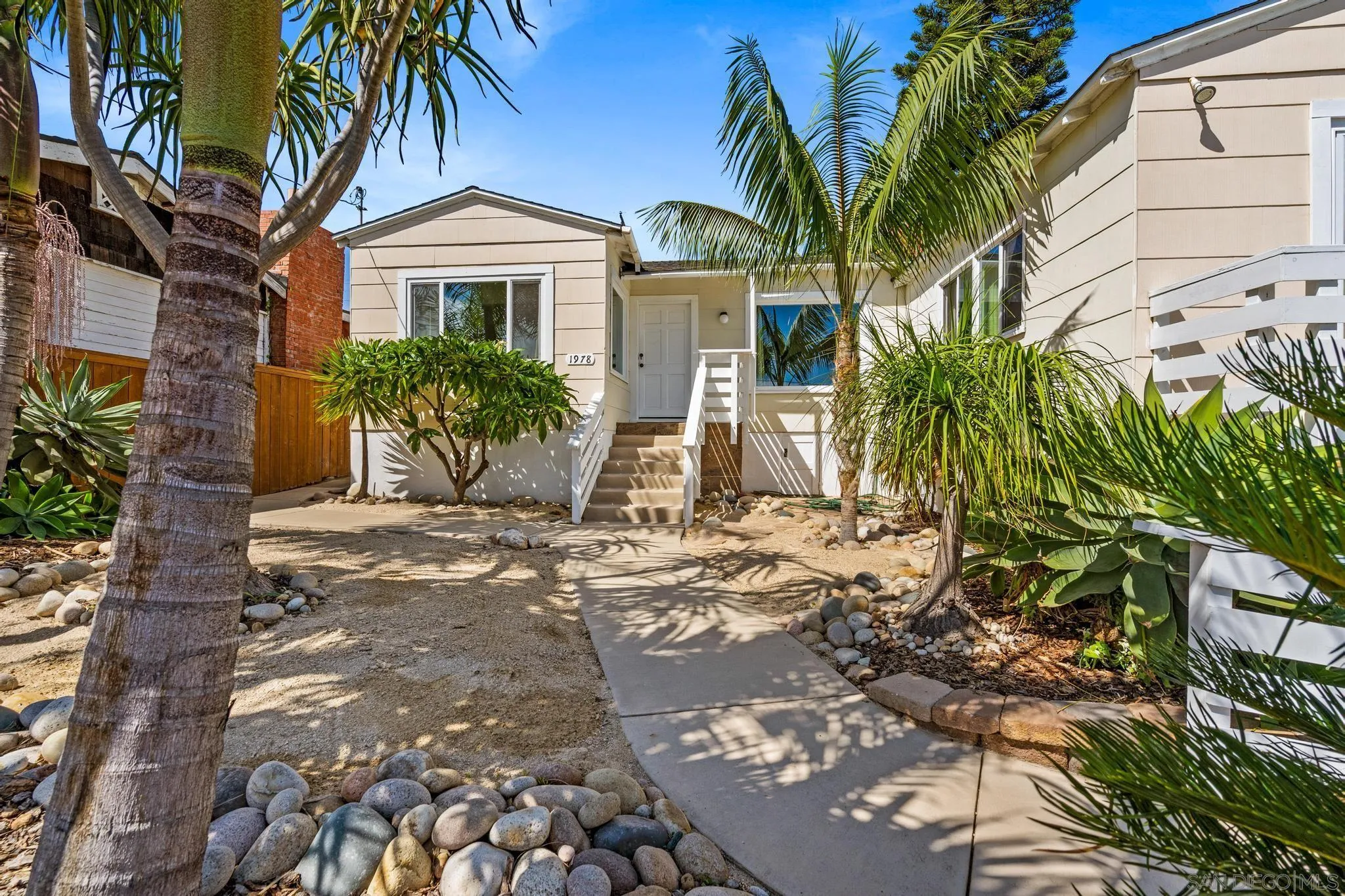 https://cdn.realtyfeed.com/cdn/127/250040072/2011f58b45b14033e5f8840e207bcde2.webp