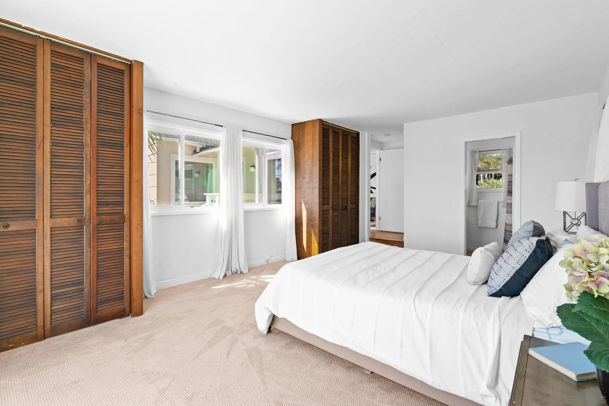 https://cdn.realtyfeed.com/cdn/127/250040072/d74b6e9e3a42c48e5cc471ae6bfc657c.webp