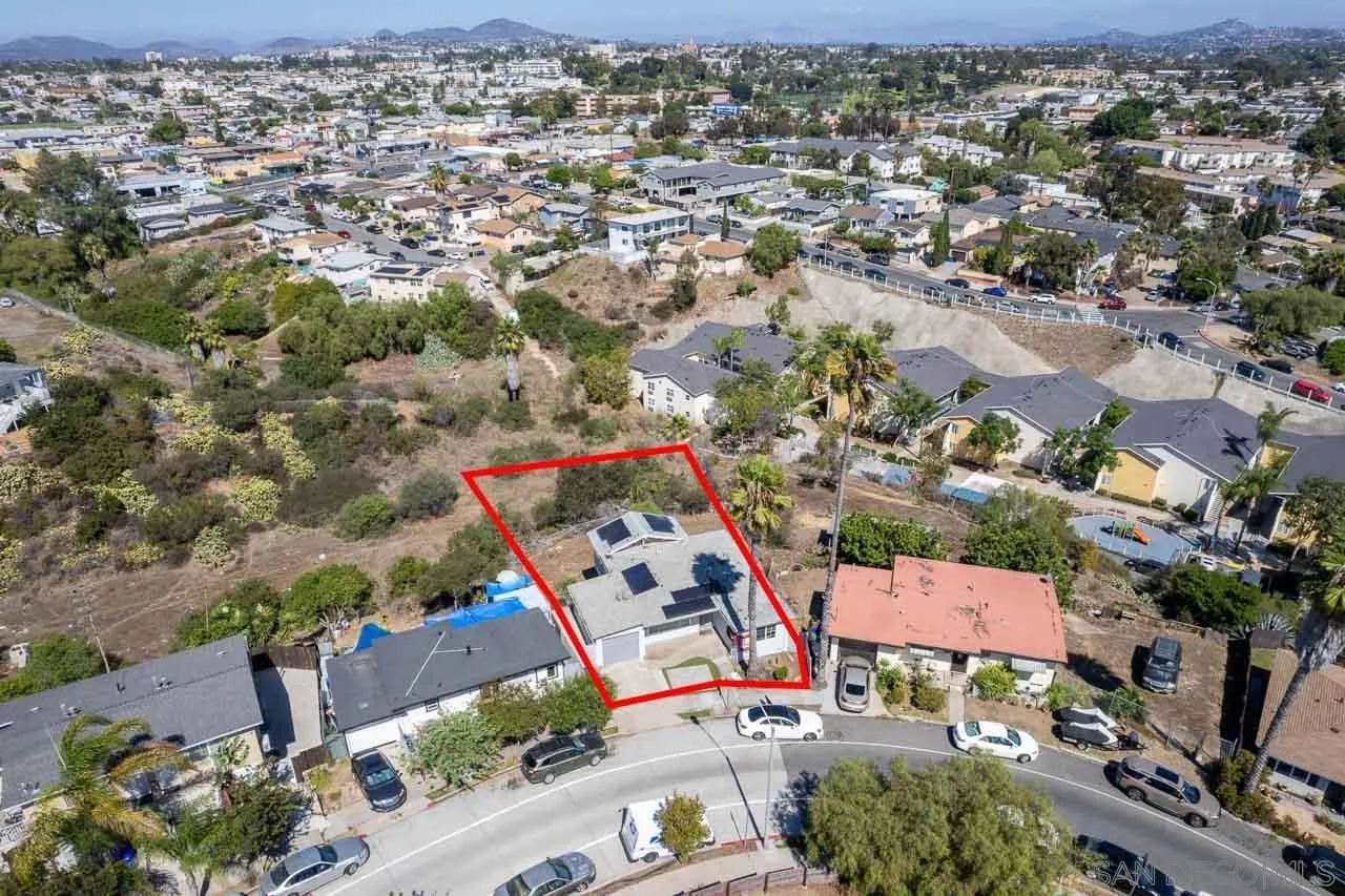 https://cdn.realtyfeed.com/cdn/127/250040077/c3d6f9d64096918125900564dabcf7fc.webp